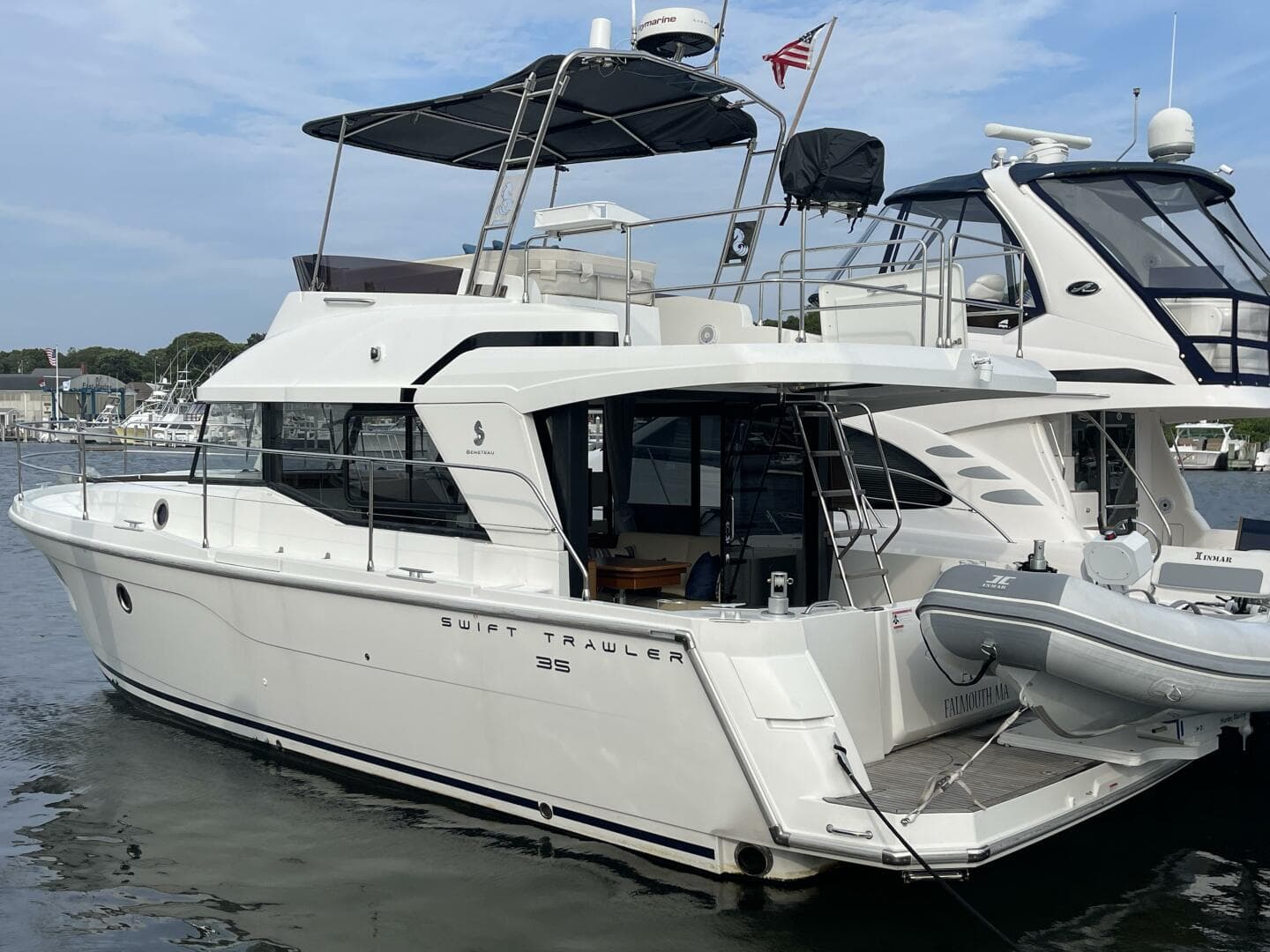 2018 Beneteau Swift Trawler 35- Flybridge