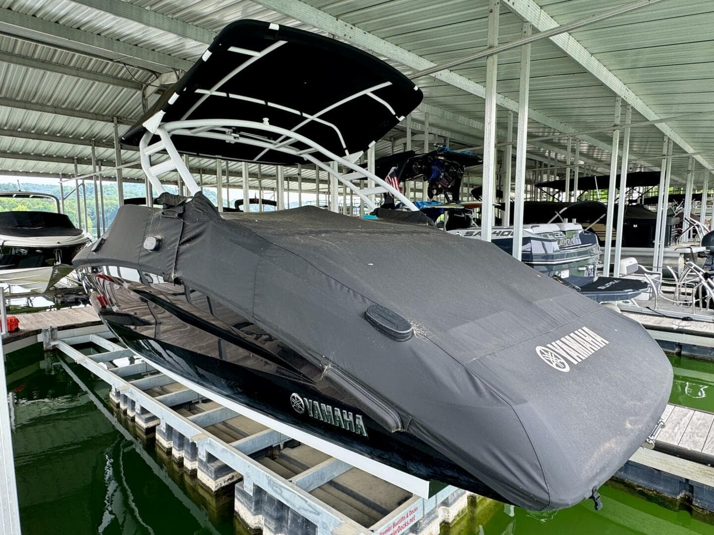 2024 Yamaha Boats 252 SD