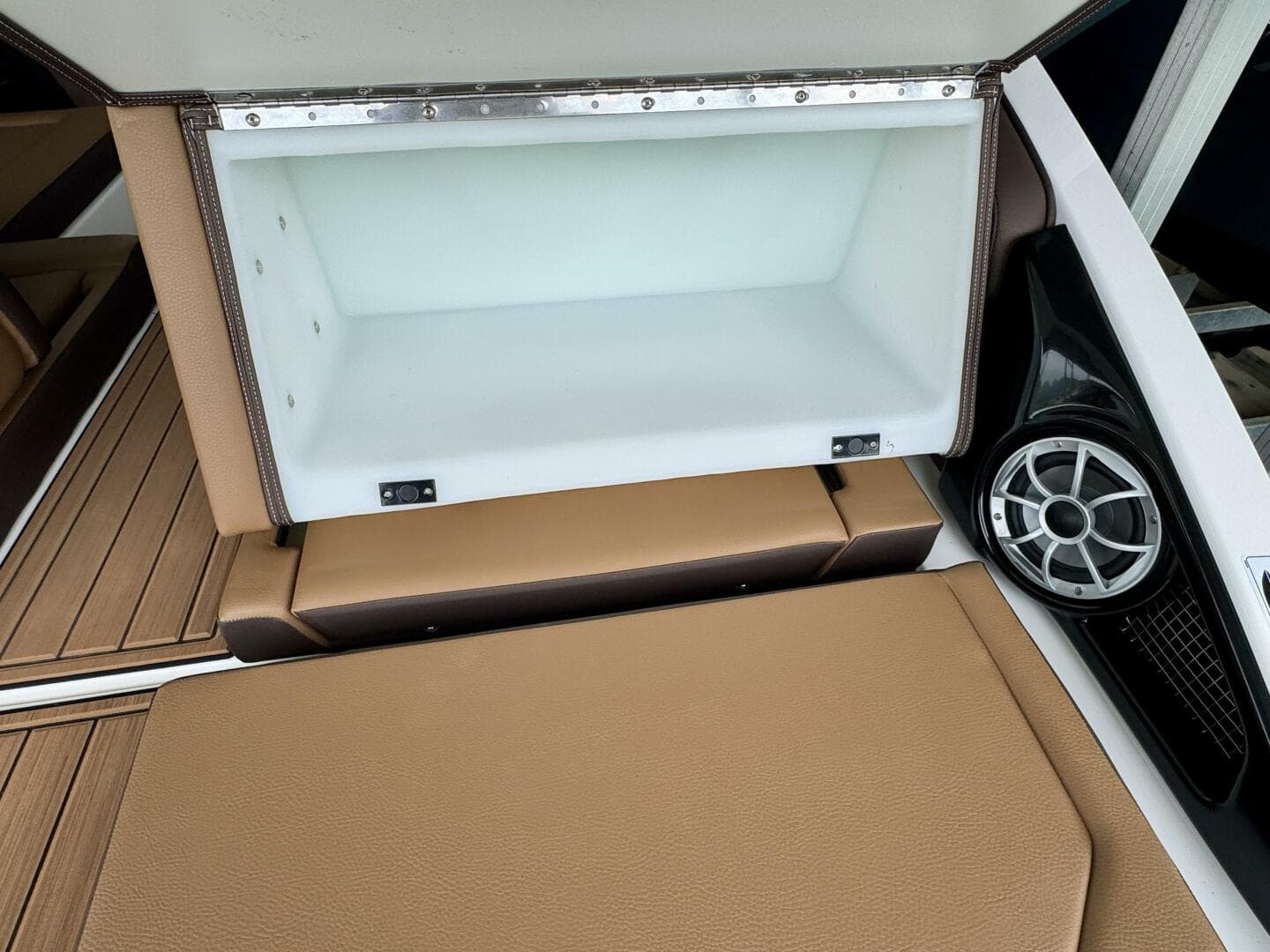 2024 Yamaha Boats 252 SD