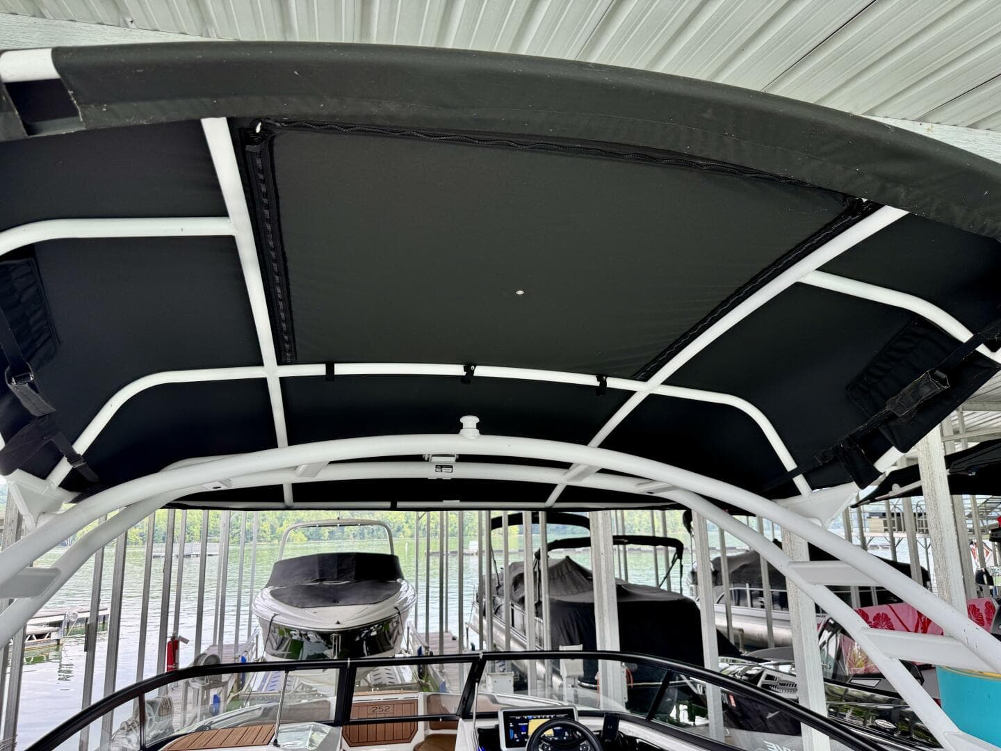 2024 Yamaha Boats 252 SD