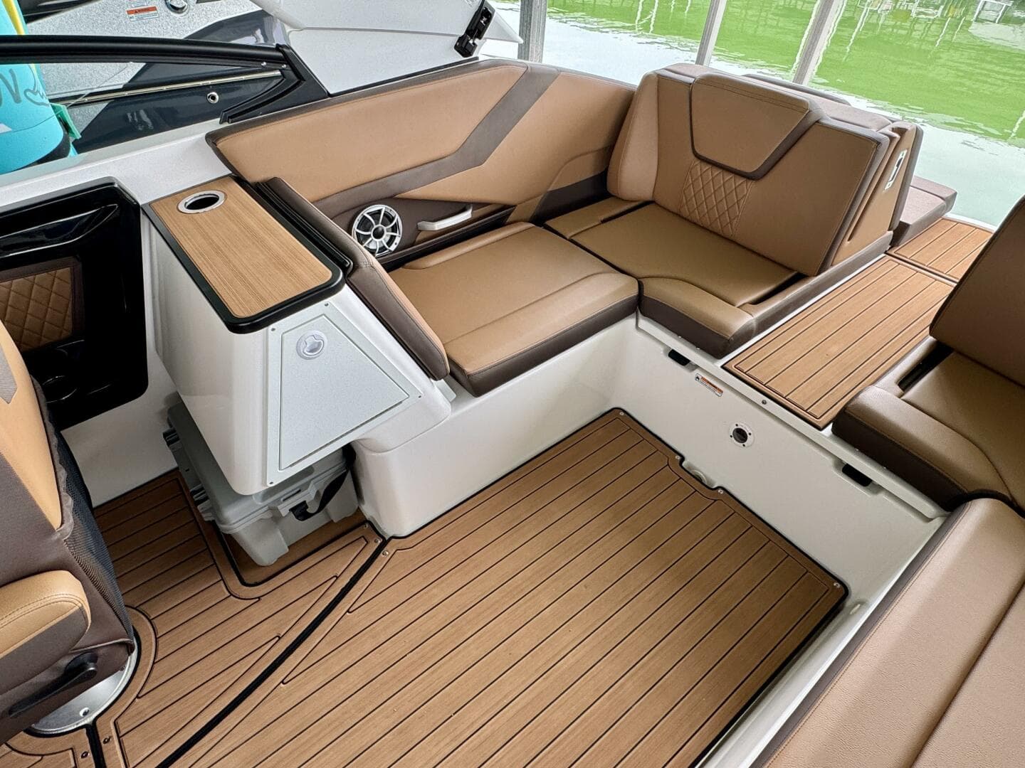 2024 Yamaha Boats 252 SD