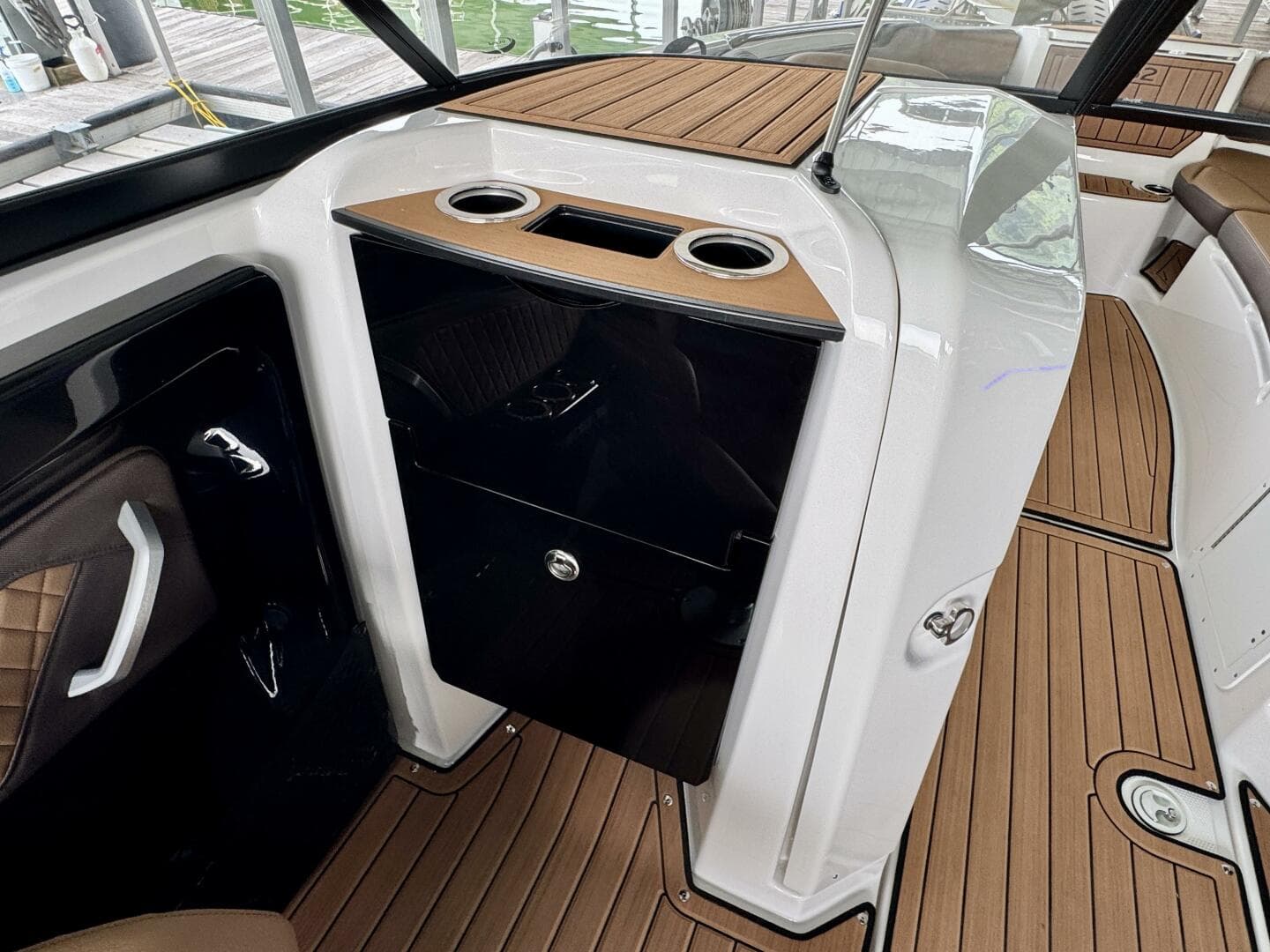 2024 Yamaha Boats 252 SD