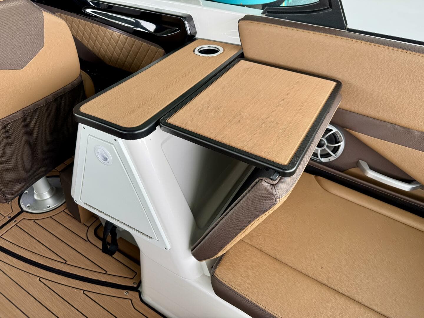 2024 Yamaha Boats 252 SD