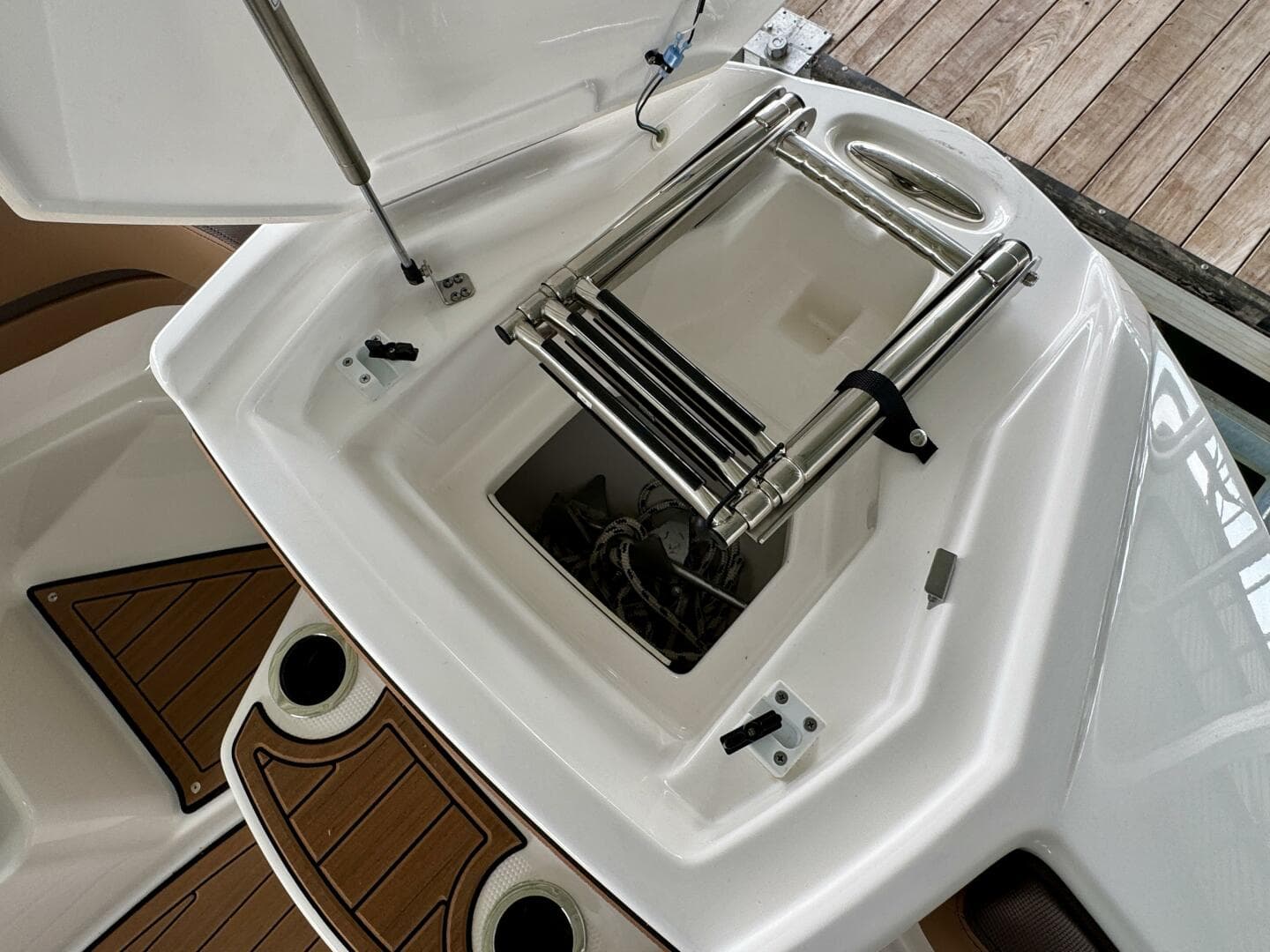 2024 Yamaha Boats 252 SD