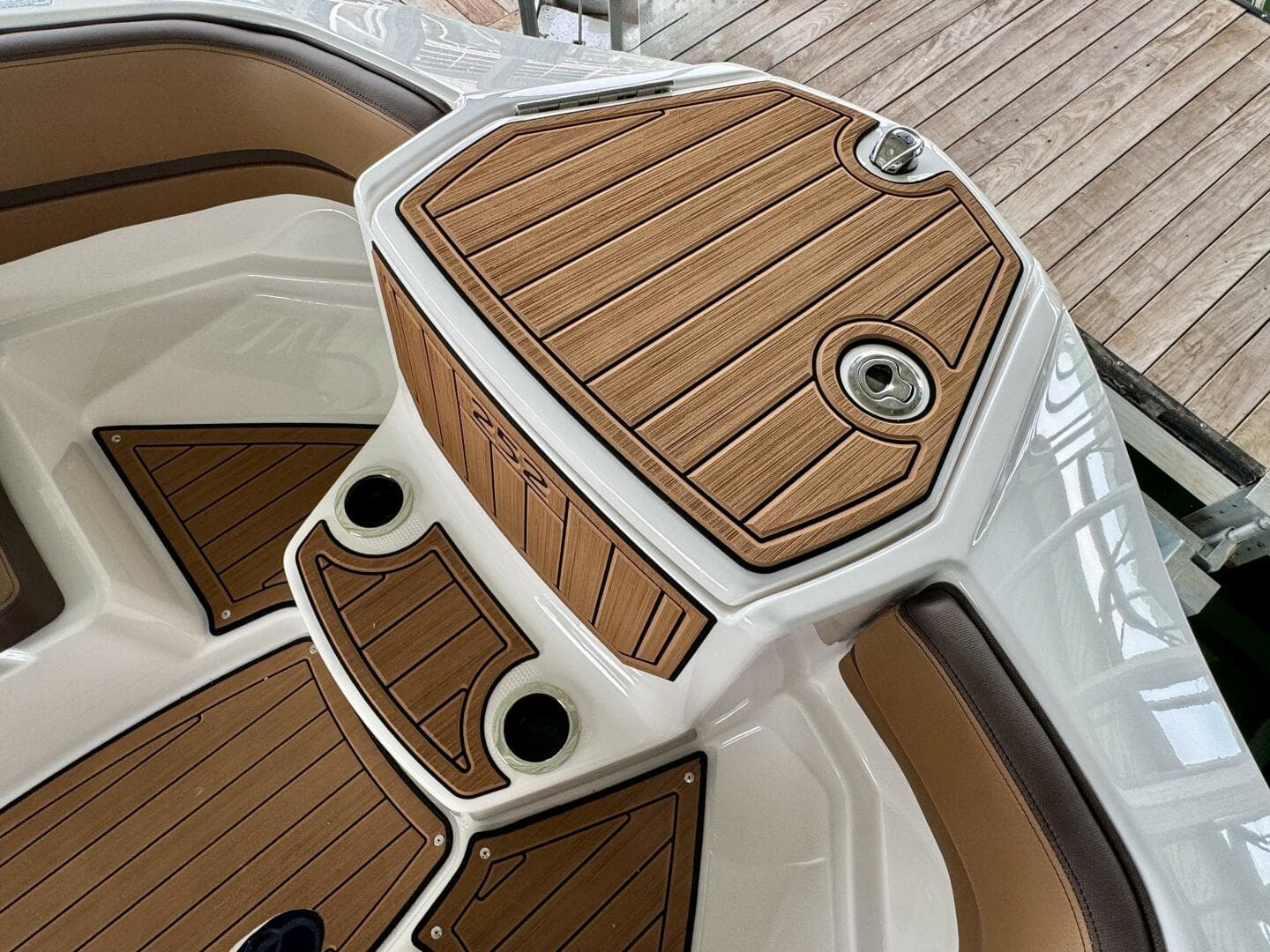 2024 Yamaha Boats 252 SD