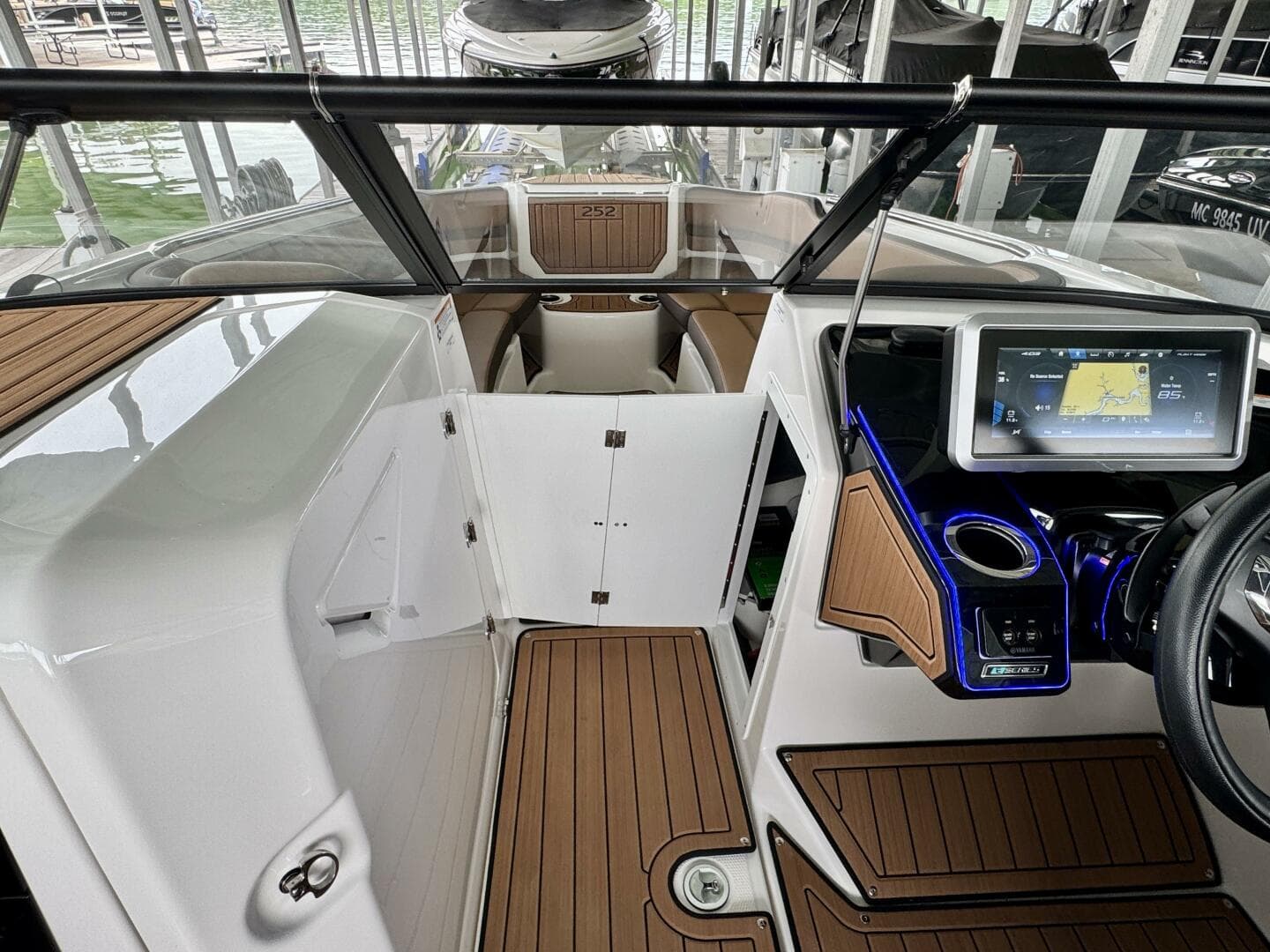 2024 Yamaha Boats 252 SD