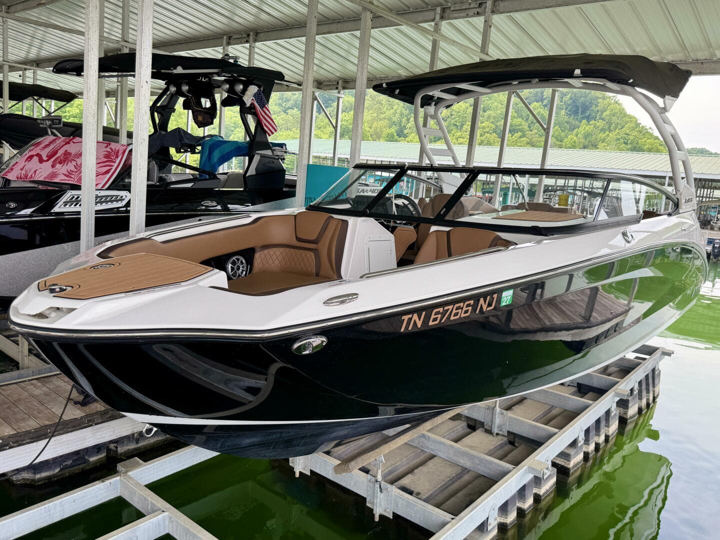 2024 Yamaha Boats 252 SD