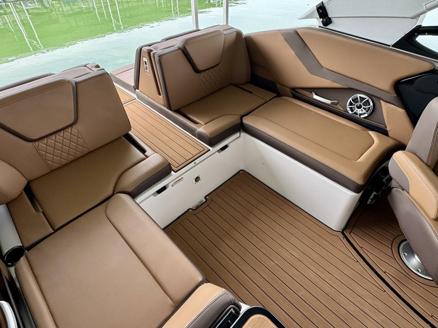 2024 Yamaha Boats 252 SD