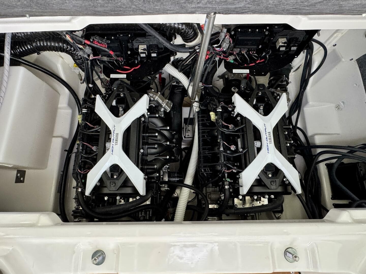 2024 Yamaha Boats 252 SD