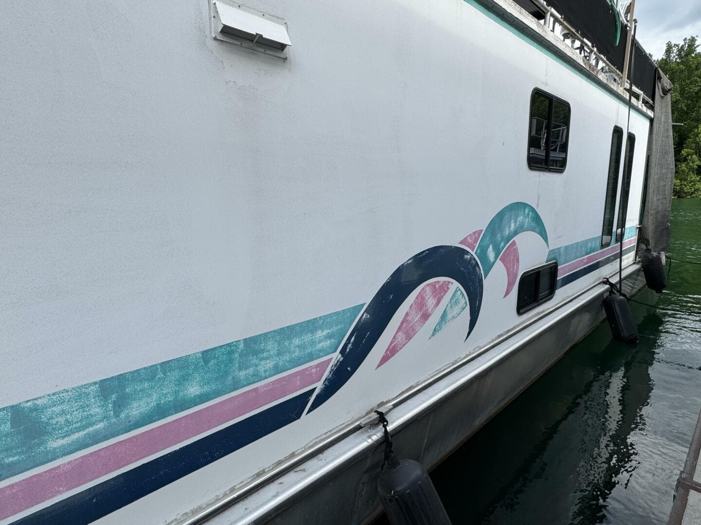 1999 Aqua Chalet 16 x 68 Widebody