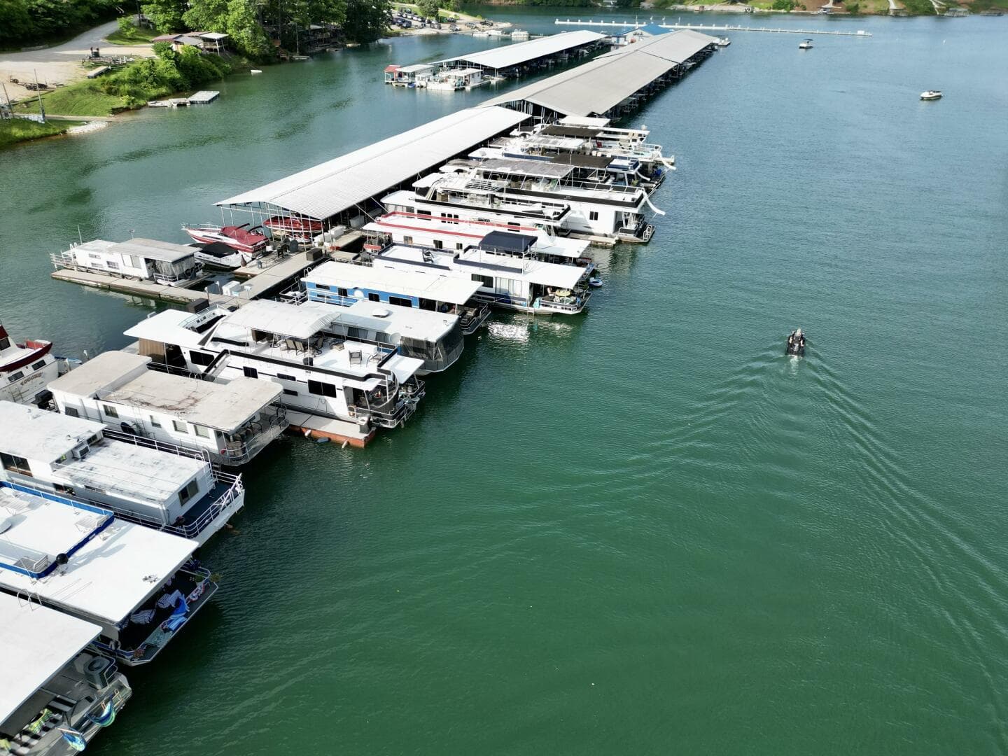 1999 Aqua Chalet 16 x 68 Widebody