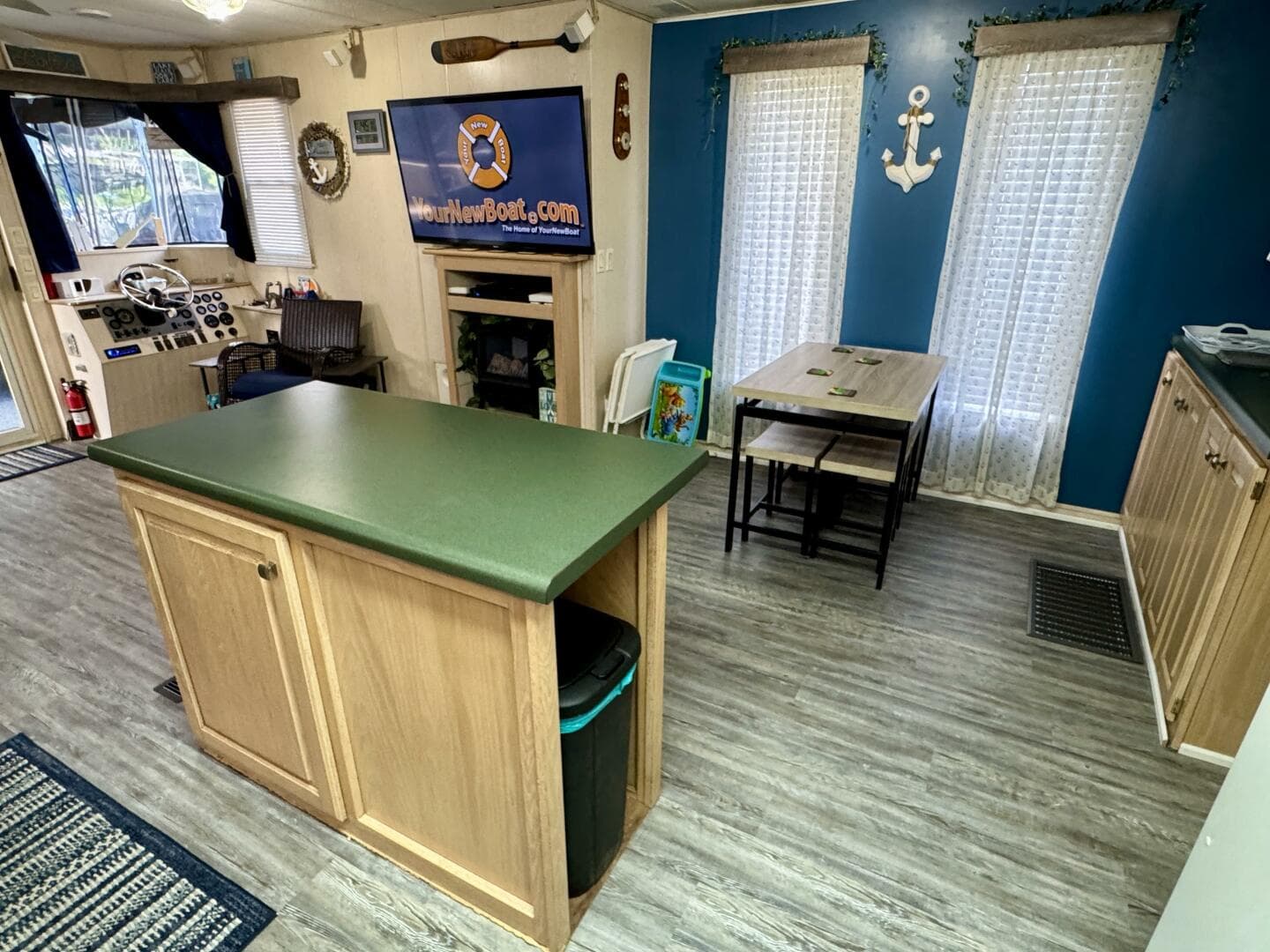 1999 Aqua Chalet 16 x 68 Widebody