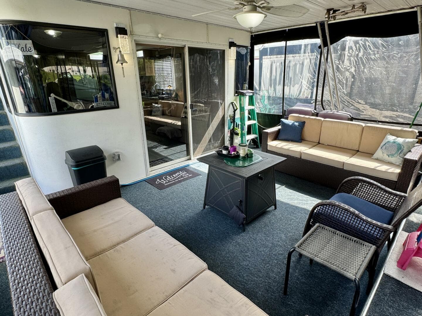 1999 Aqua Chalet 16 x 68 Widebody