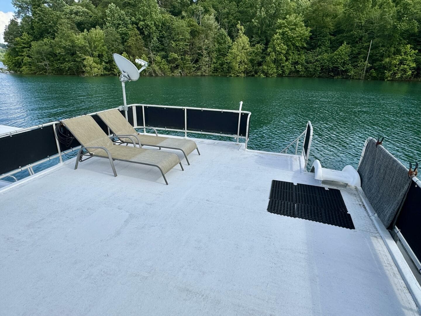 1999 Aqua Chalet 16 x 68 Widebody