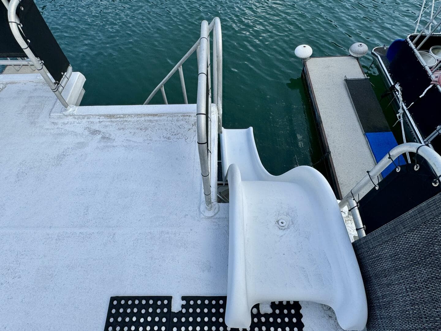 1999 Aqua Chalet 16 x 68 Widebody