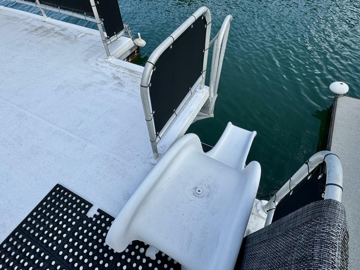 1999 Aqua Chalet 16 x 68 Widebody