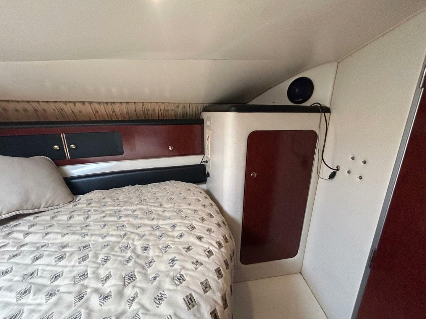 2001 Wellcraft 3700 Martinique