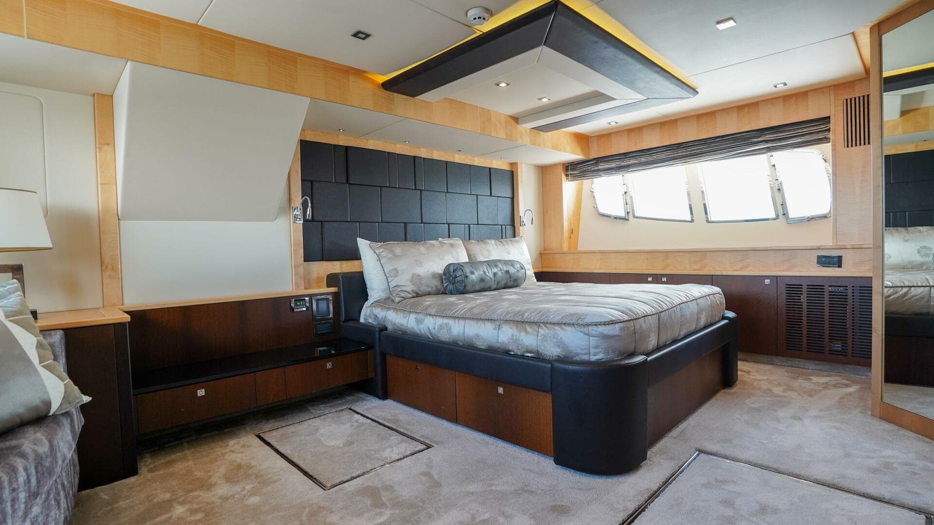 2012 Sunseeker 88 Yacht