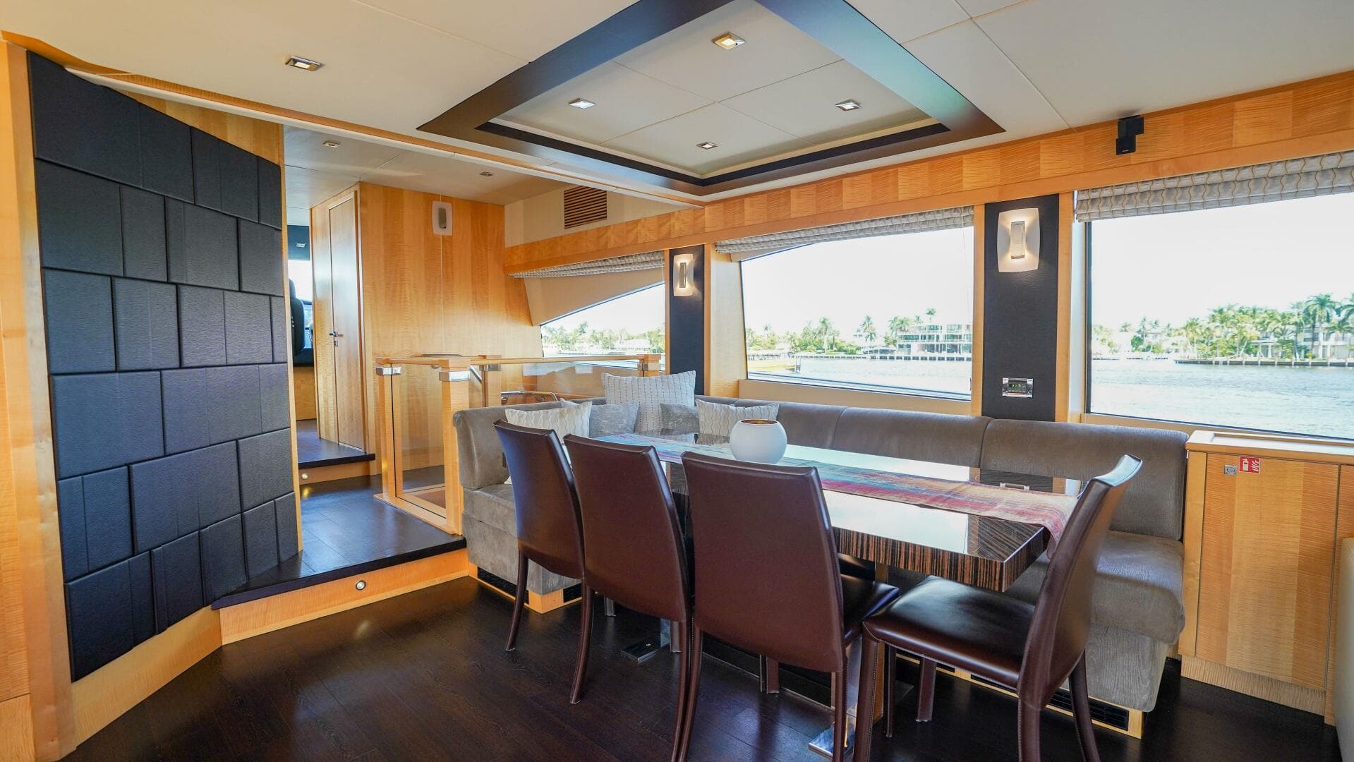 2012 Sunseeker 88 Yacht