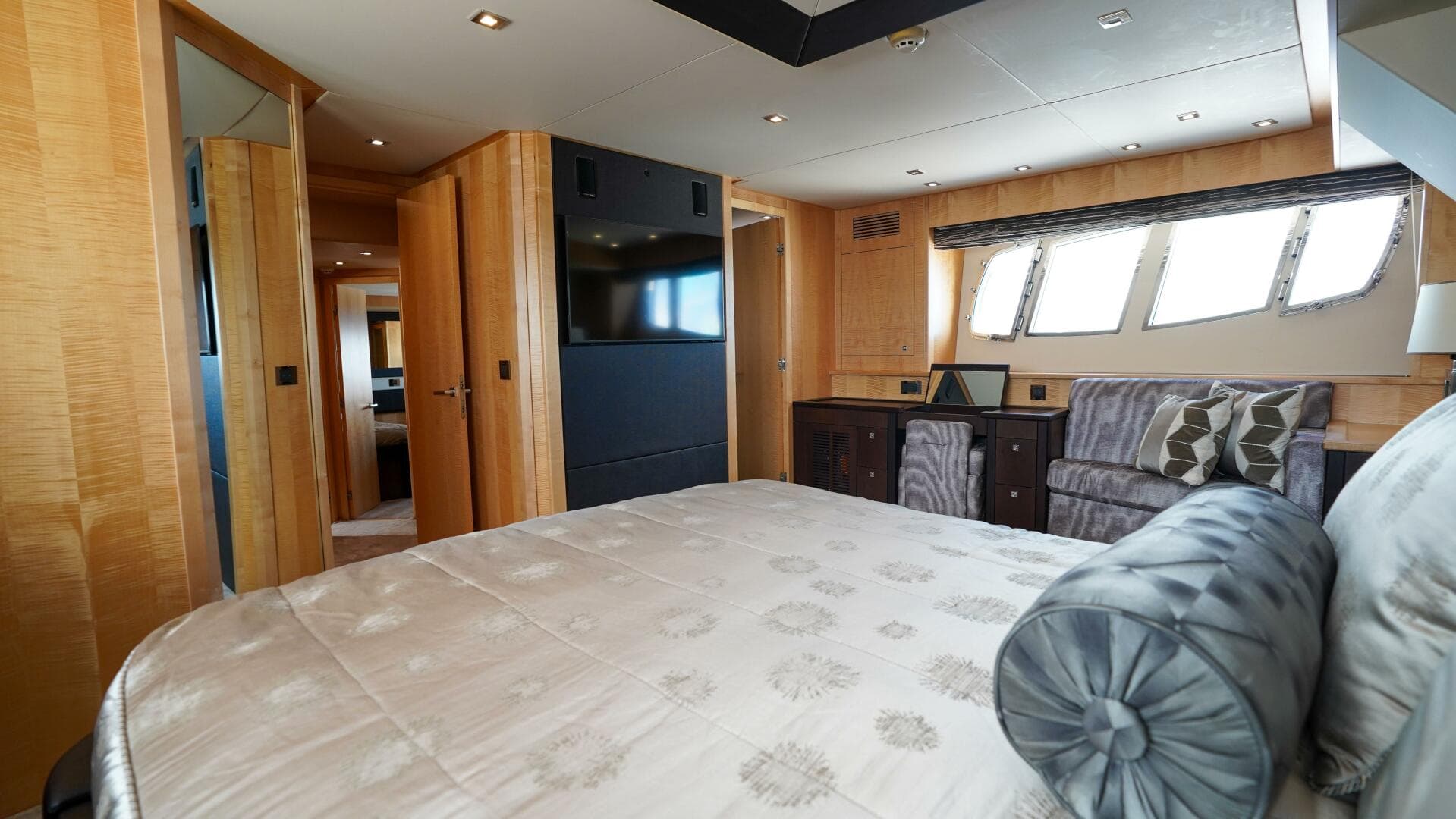 2012 Sunseeker 88 Yacht