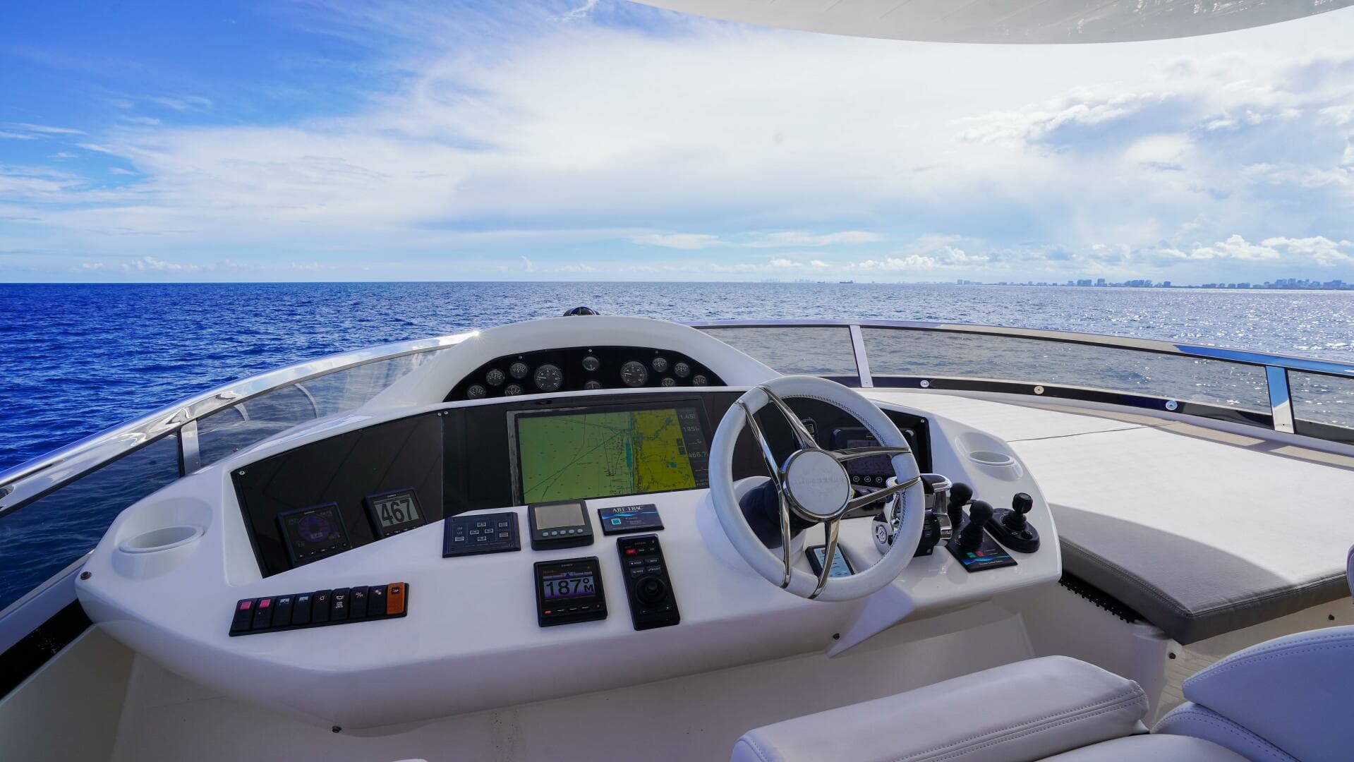 2012 Sunseeker 88 Yacht