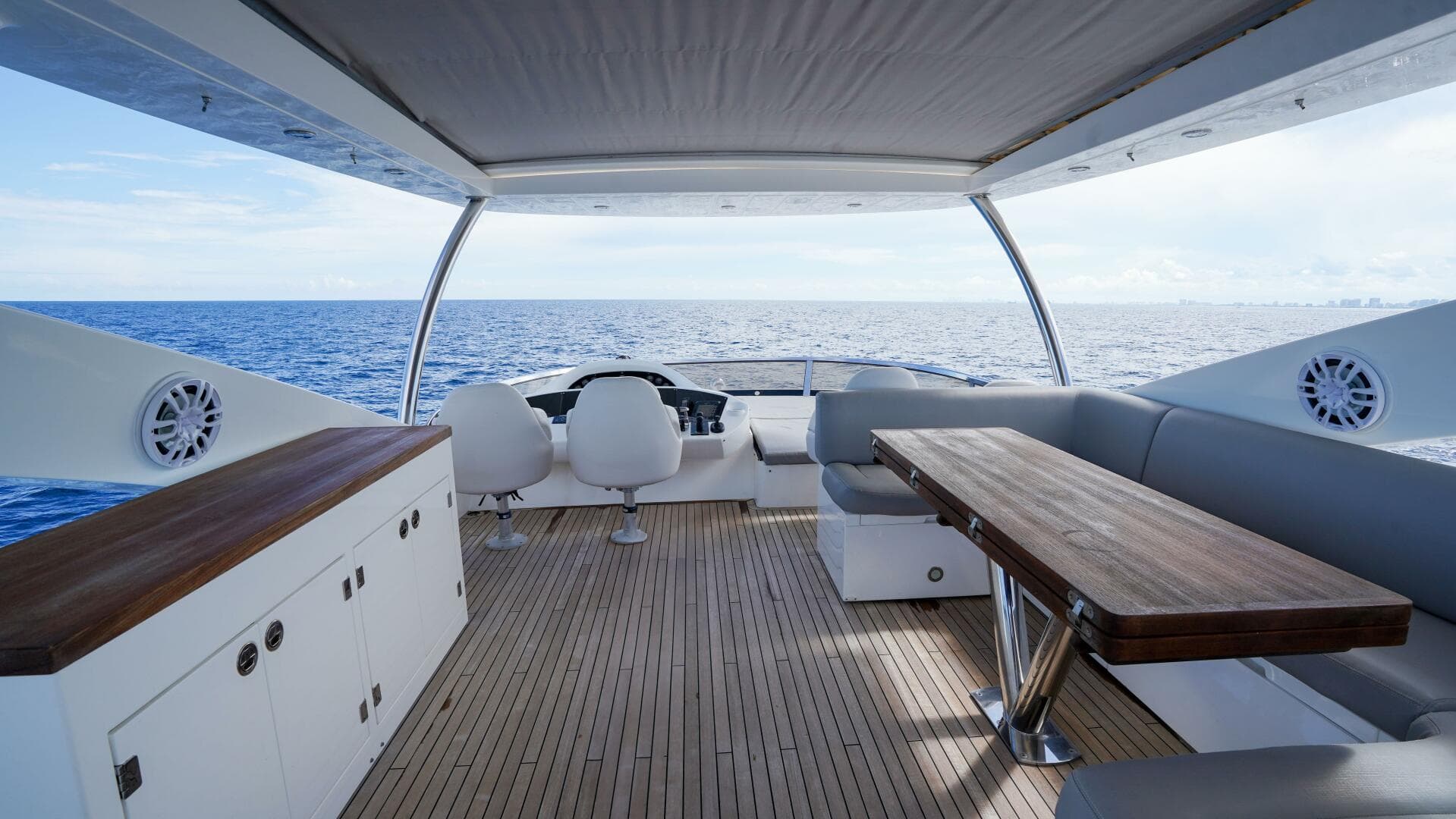 2012 Sunseeker 88 Yacht