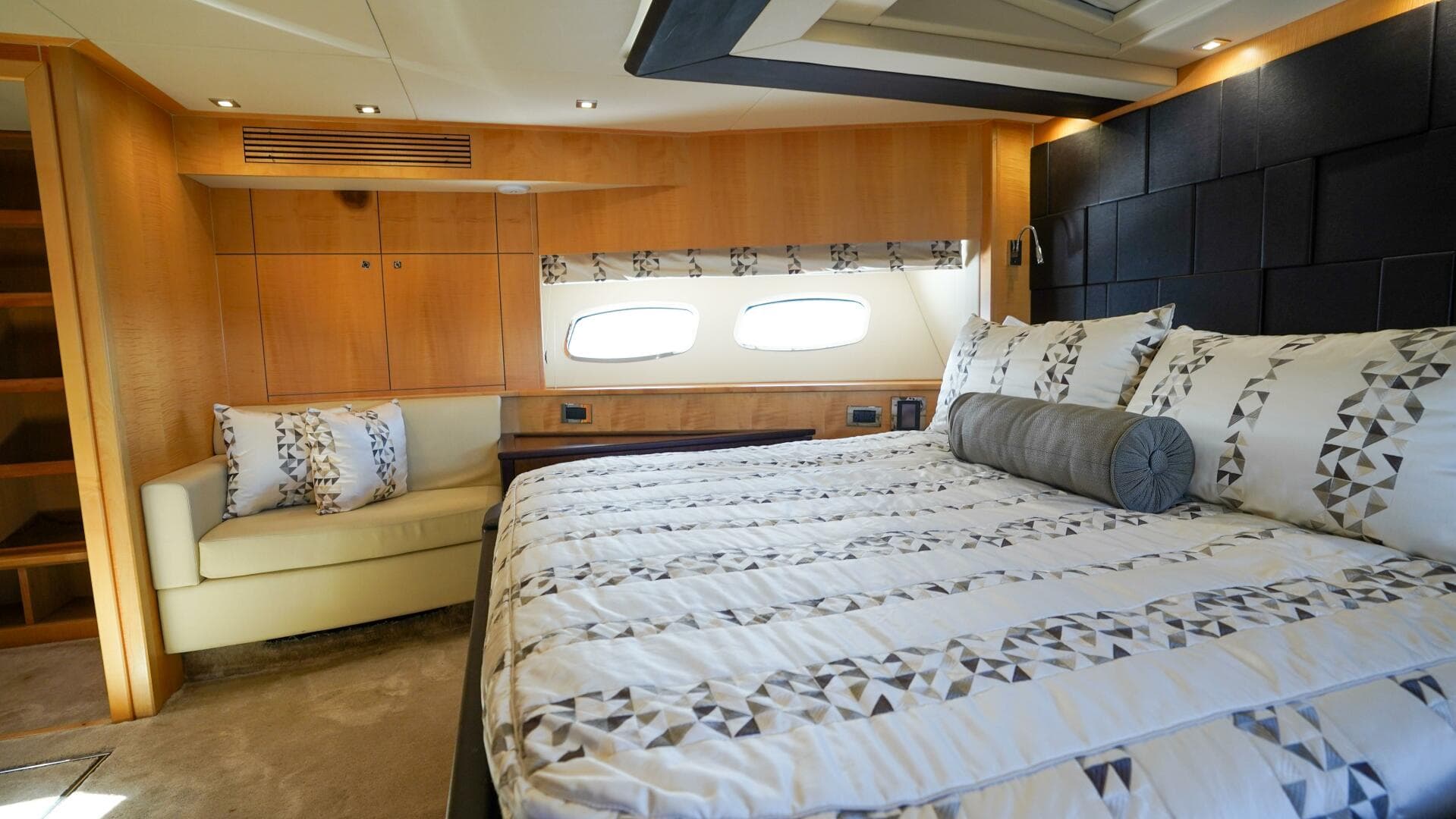 2012 Sunseeker 88 Yacht