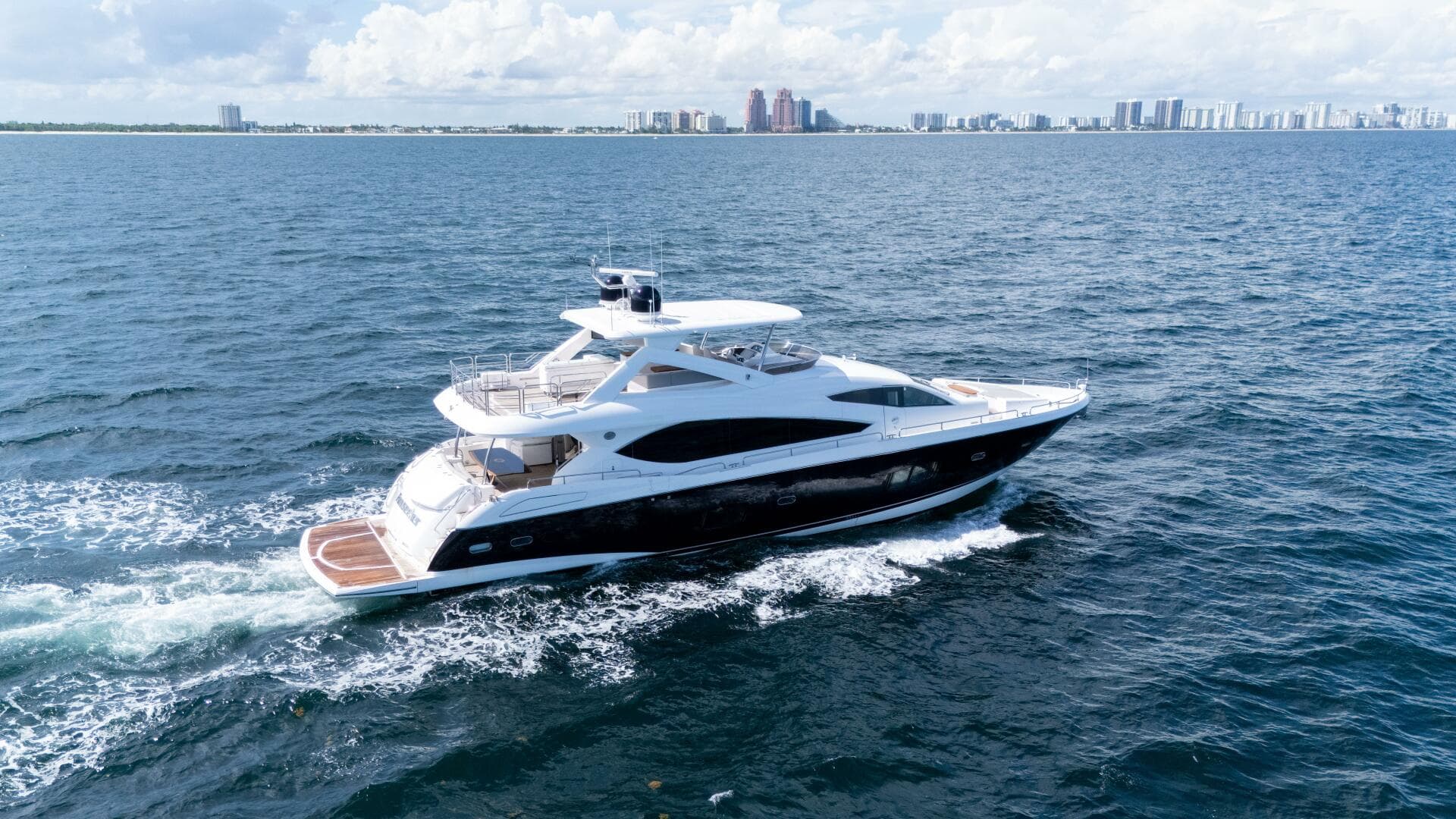 2012 Sunseeker 88 Yacht