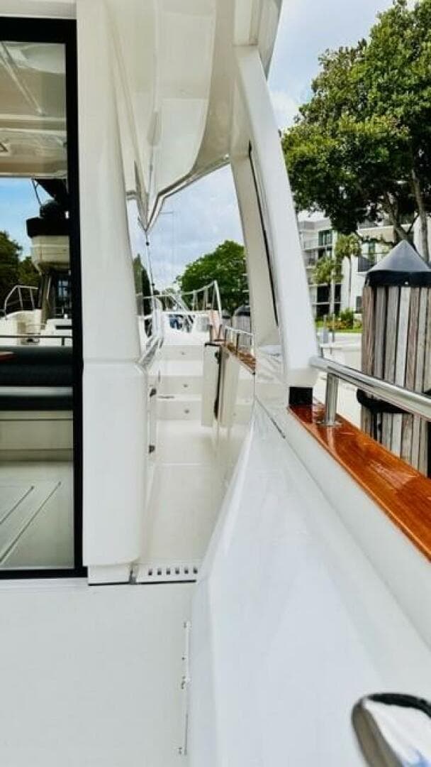 2022 Greenline 48 Diesel Flybridge with Hardtop