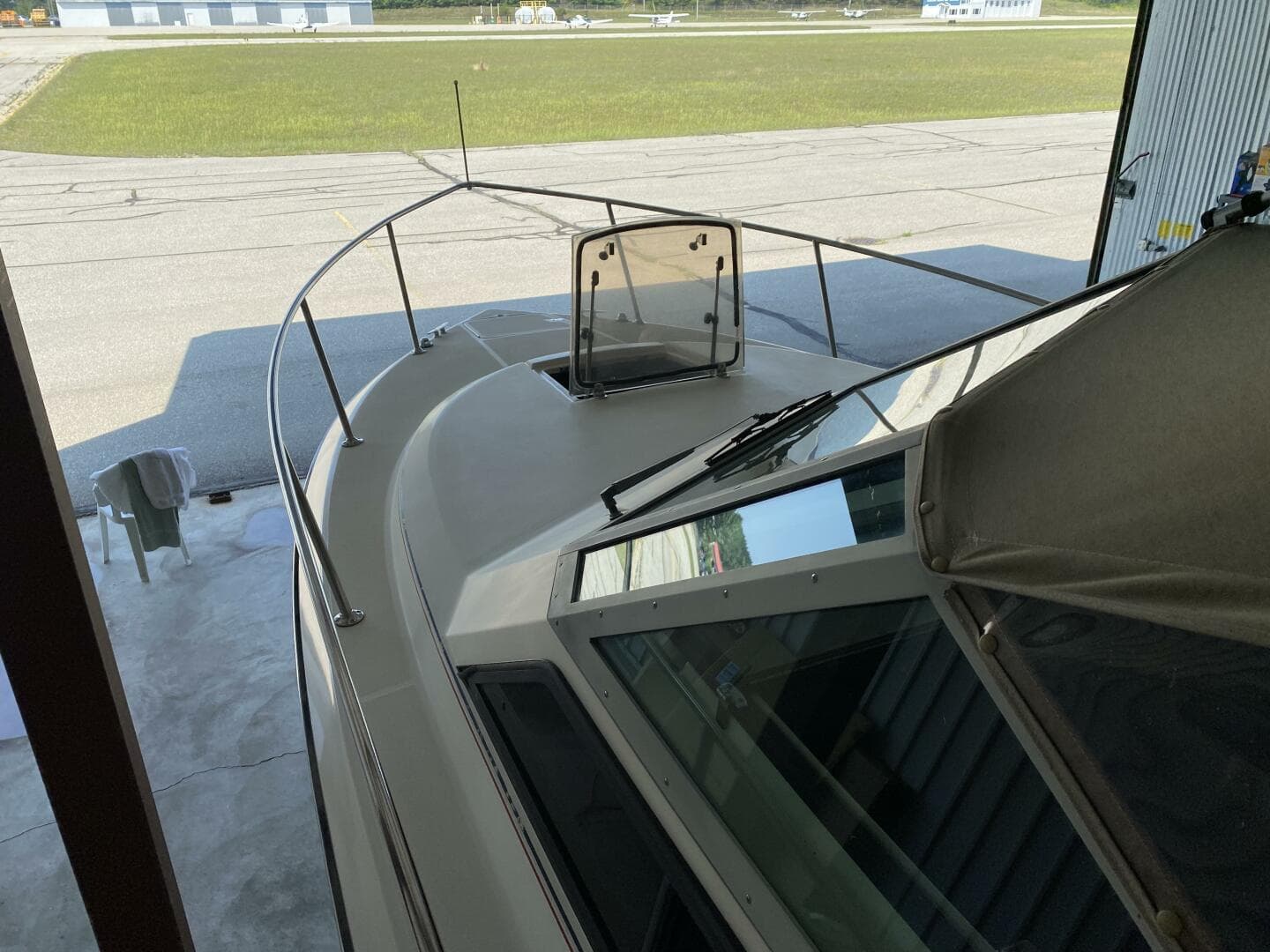 1985 Tiara Sport 2600 Continental