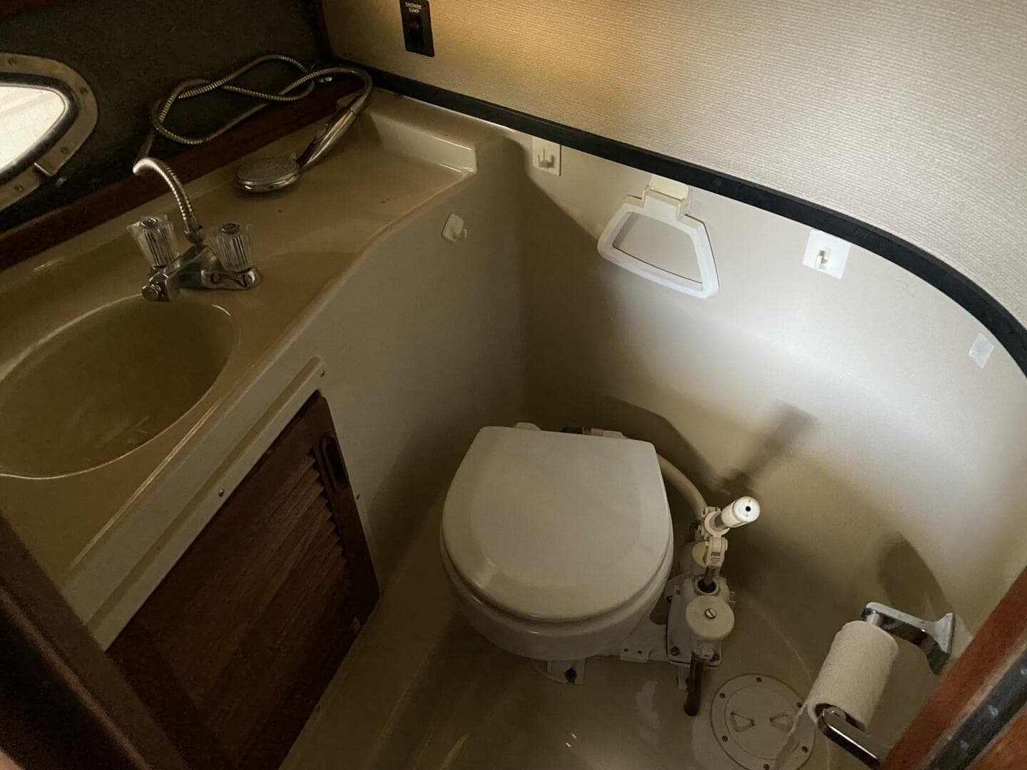 1985 Tiara Sport 2600 Continental