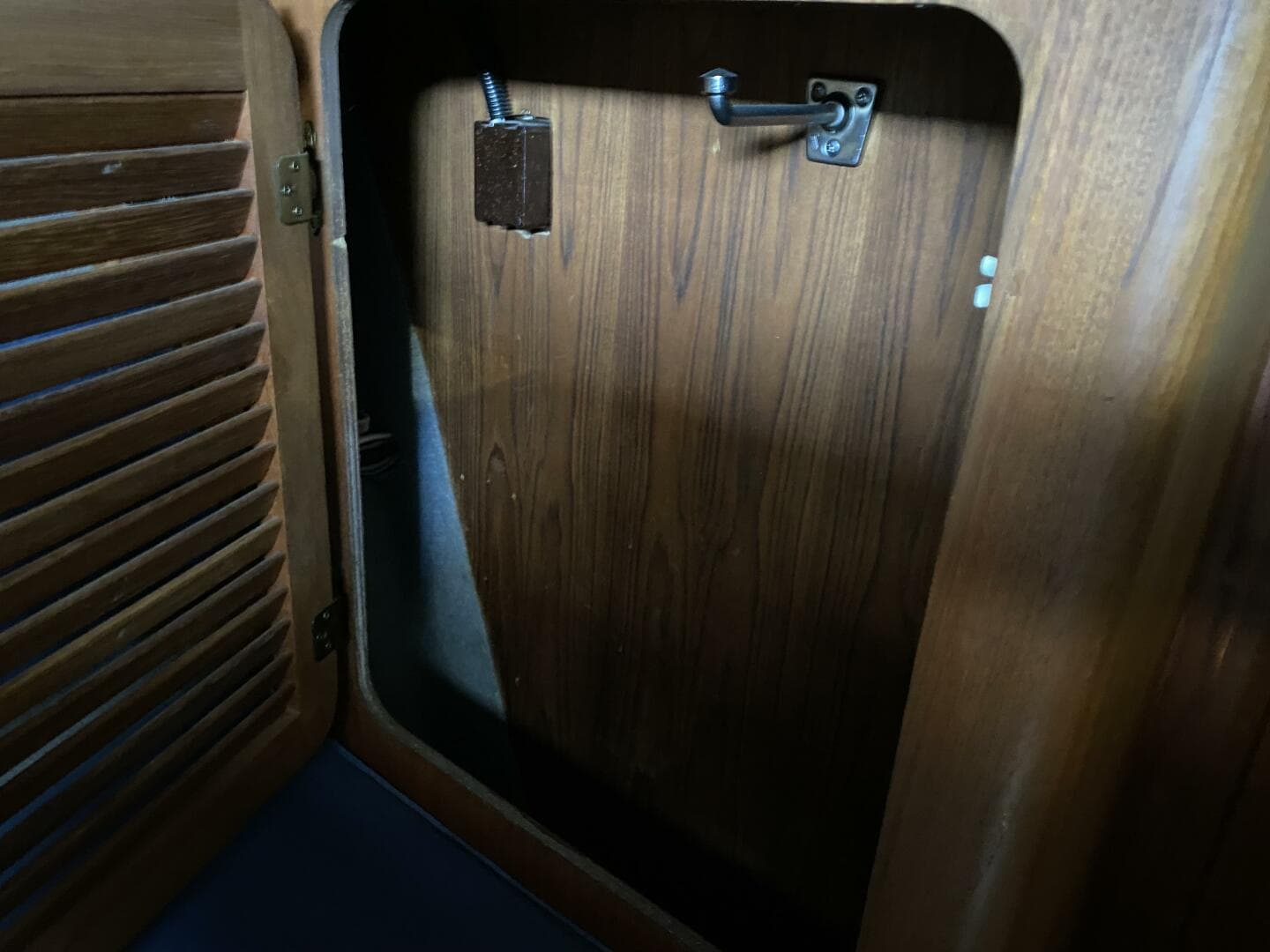 1985 Tiara Sport 2600 Continental