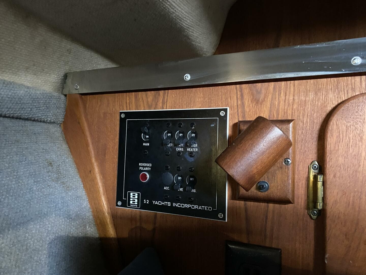 1985 Tiara Sport 2600 Continental