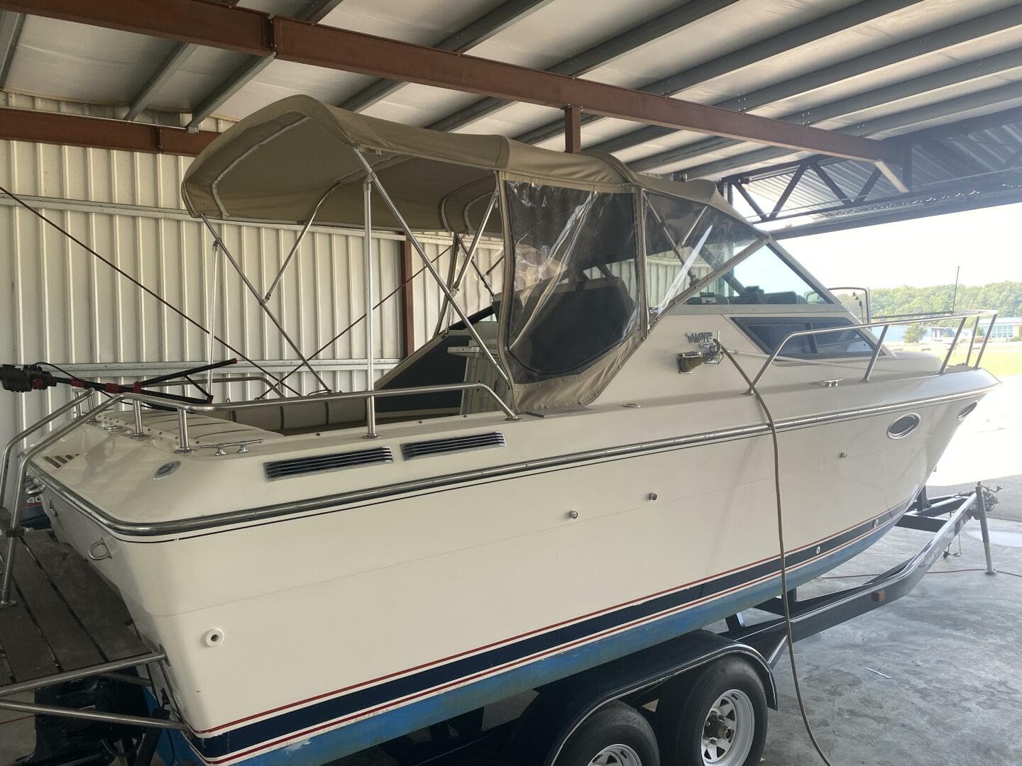 1985 Tiara Sport 2600 Continental