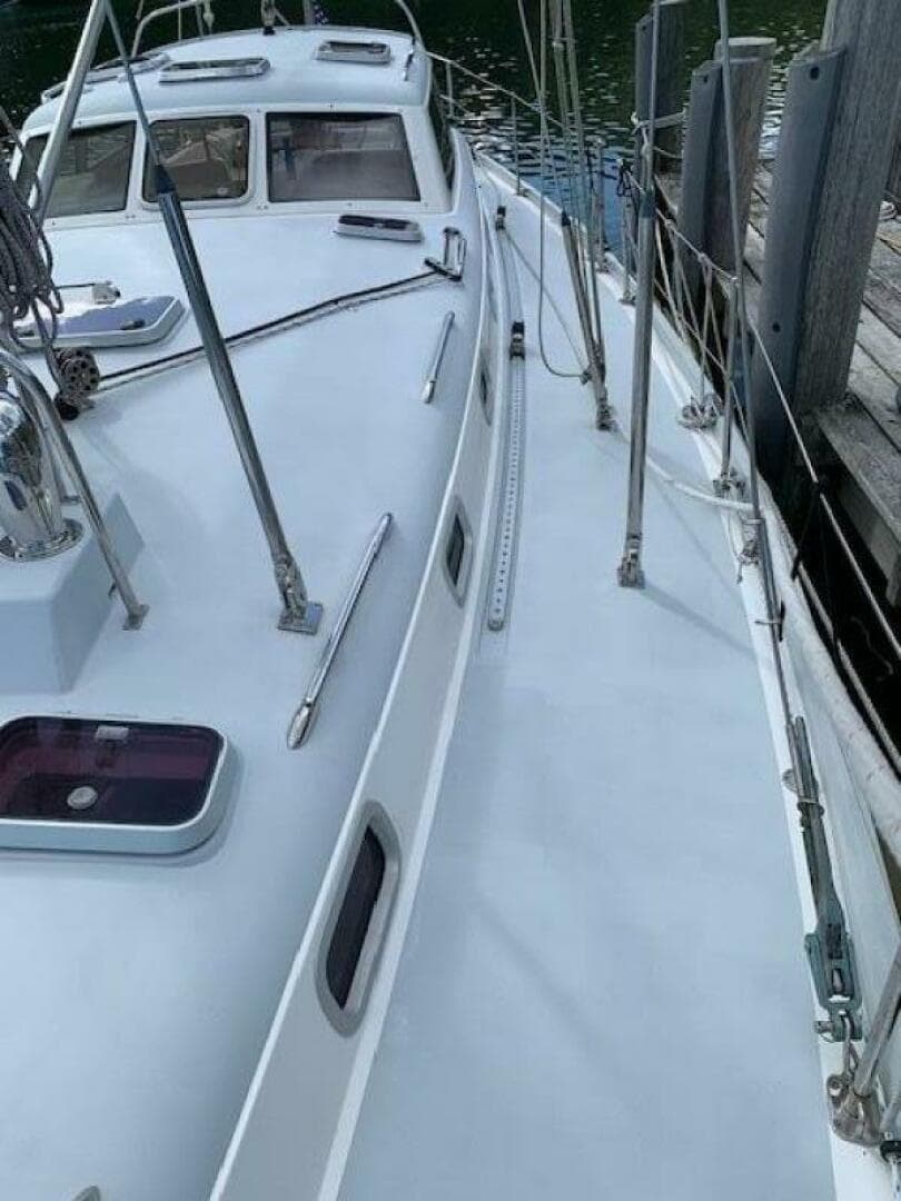 1995 Little Harbor 51