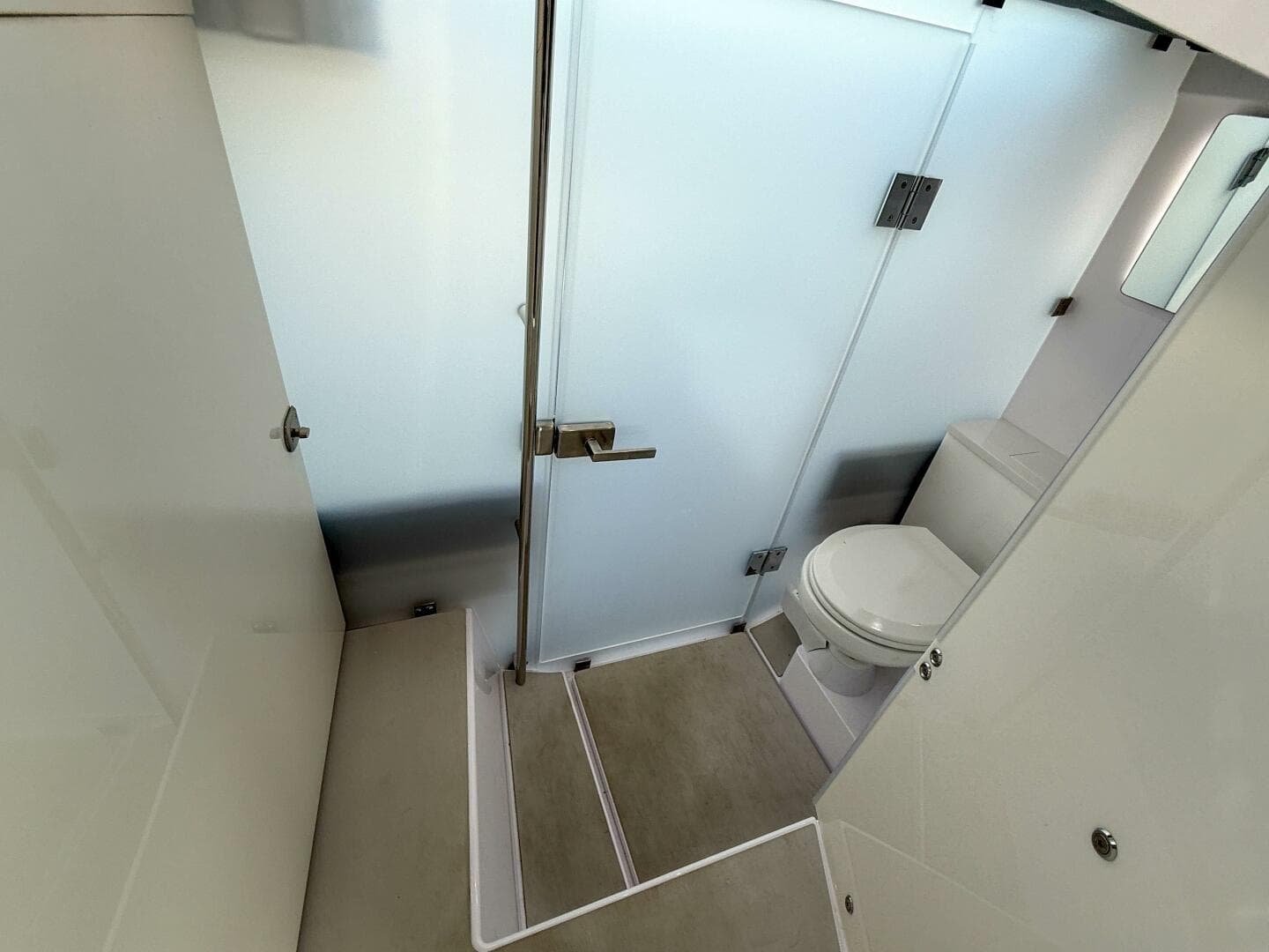 2023 Axopar 37 XC AFT CABIN