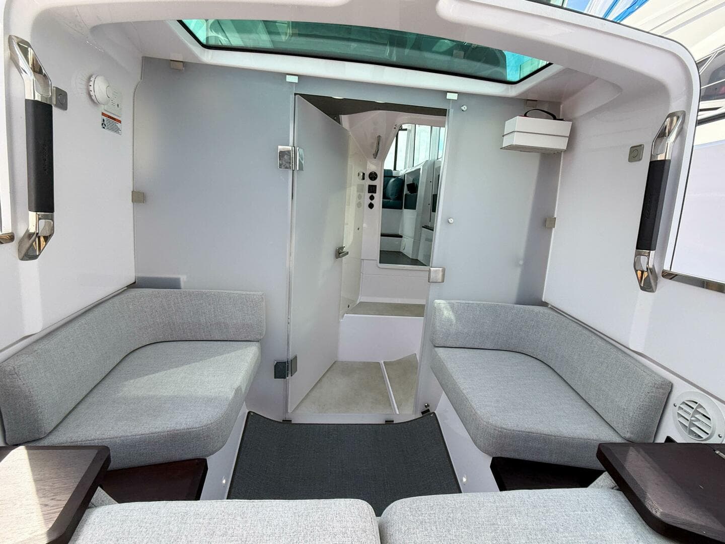 2023 Axopar 37 XC AFT CABIN