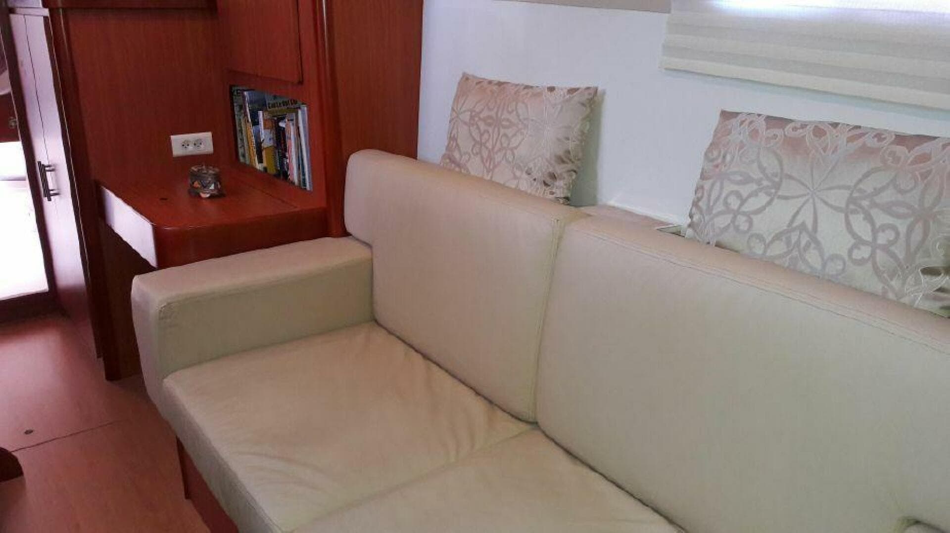 2012 Leopard 47 PC Owners' Version