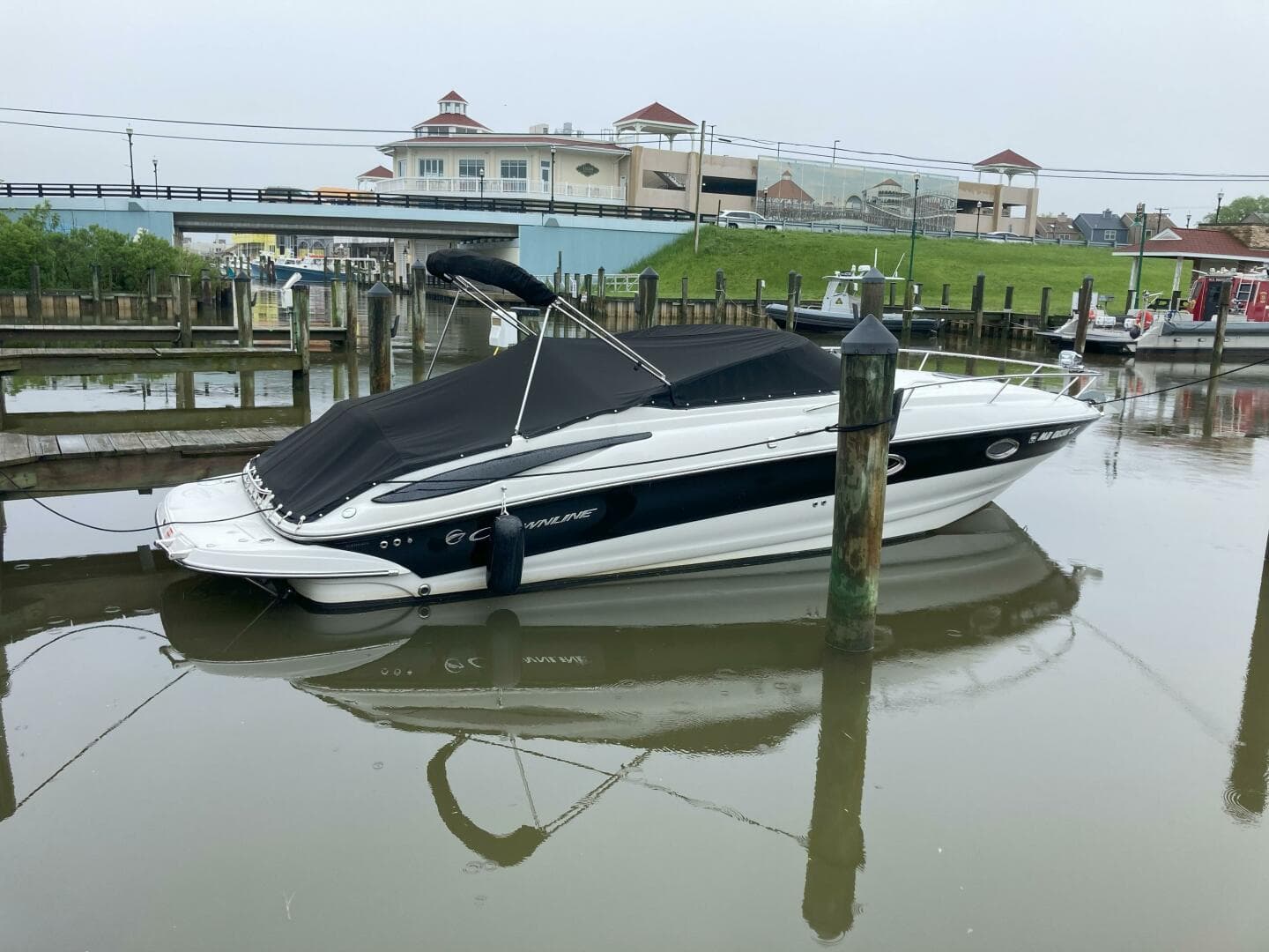 2011 Crownline 