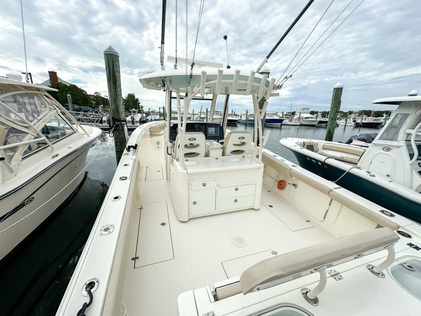 2015 Cobia 344 CC
