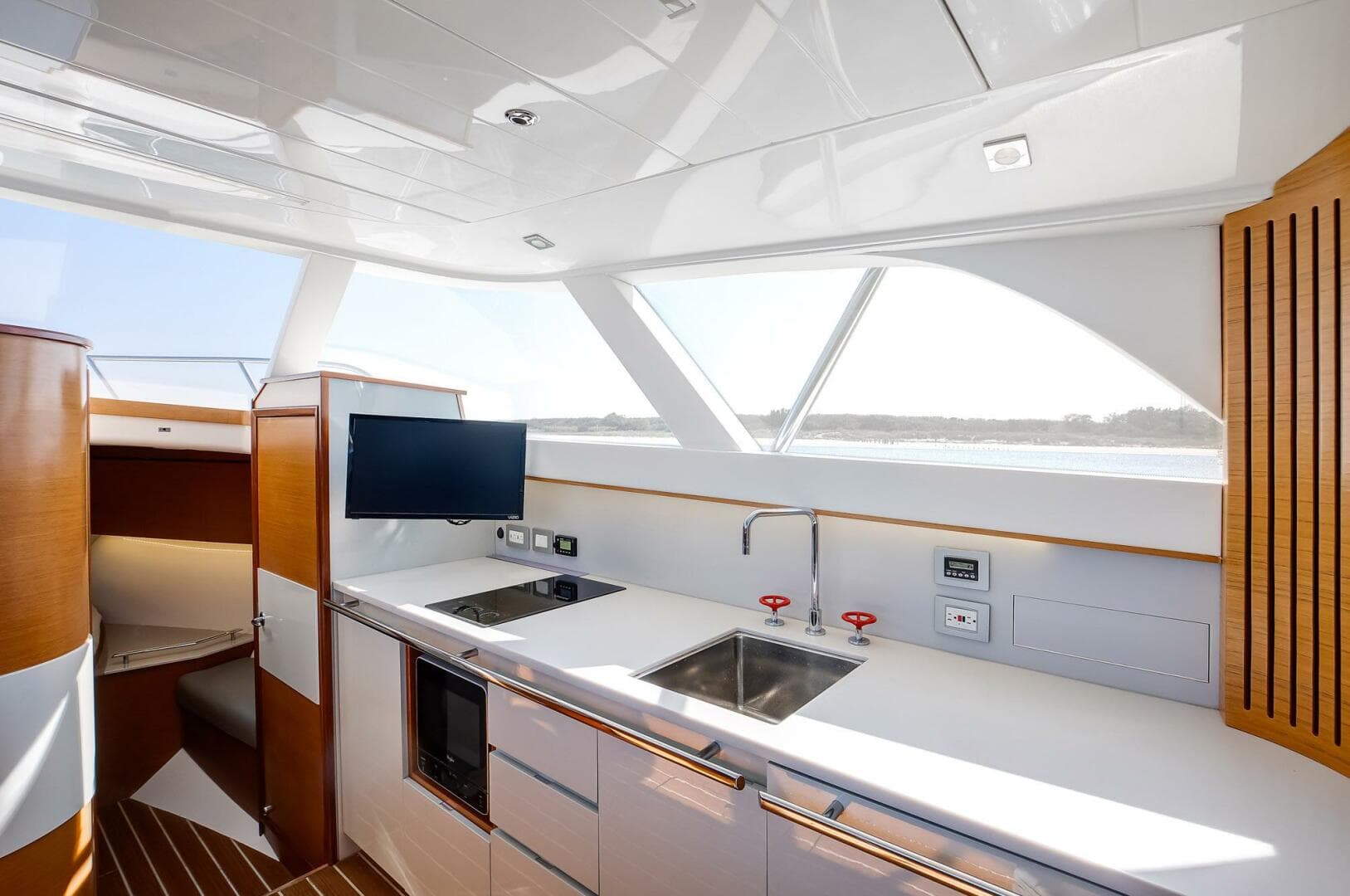 2018 Bertram 35 Flybridge Sportfish