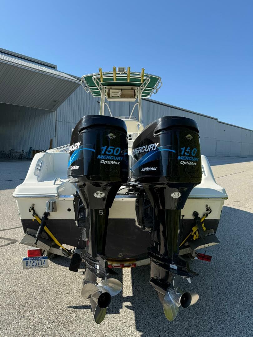 2003 Wellcraft 250 Fisherman