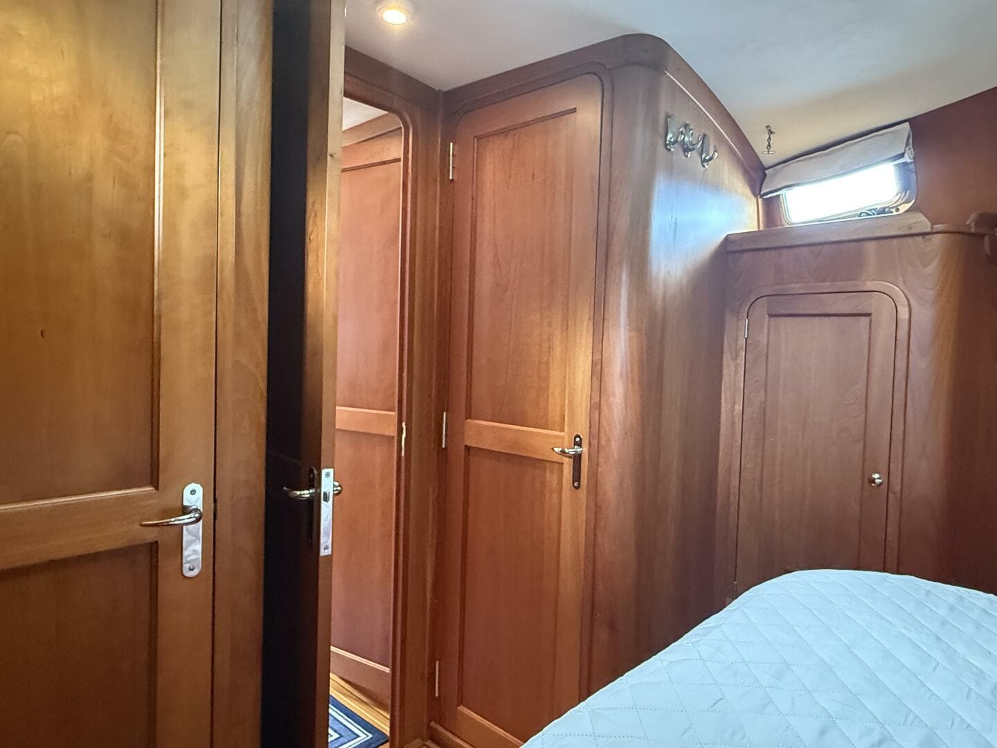 Primary Stateroom Storage and Entry