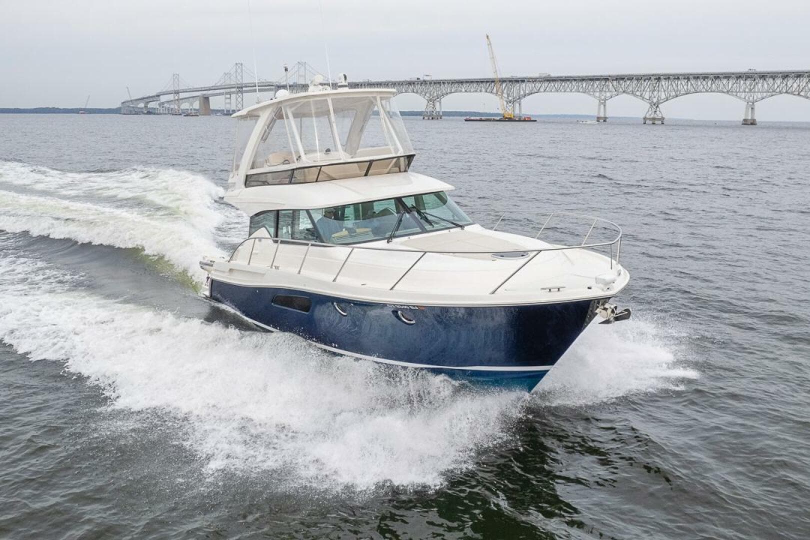 2021 Tiara Yachts 4400 Flybridge