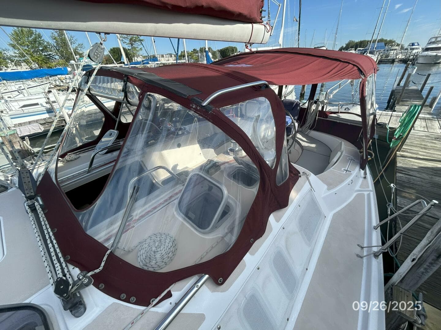 37' Hunter dodger-bimini2