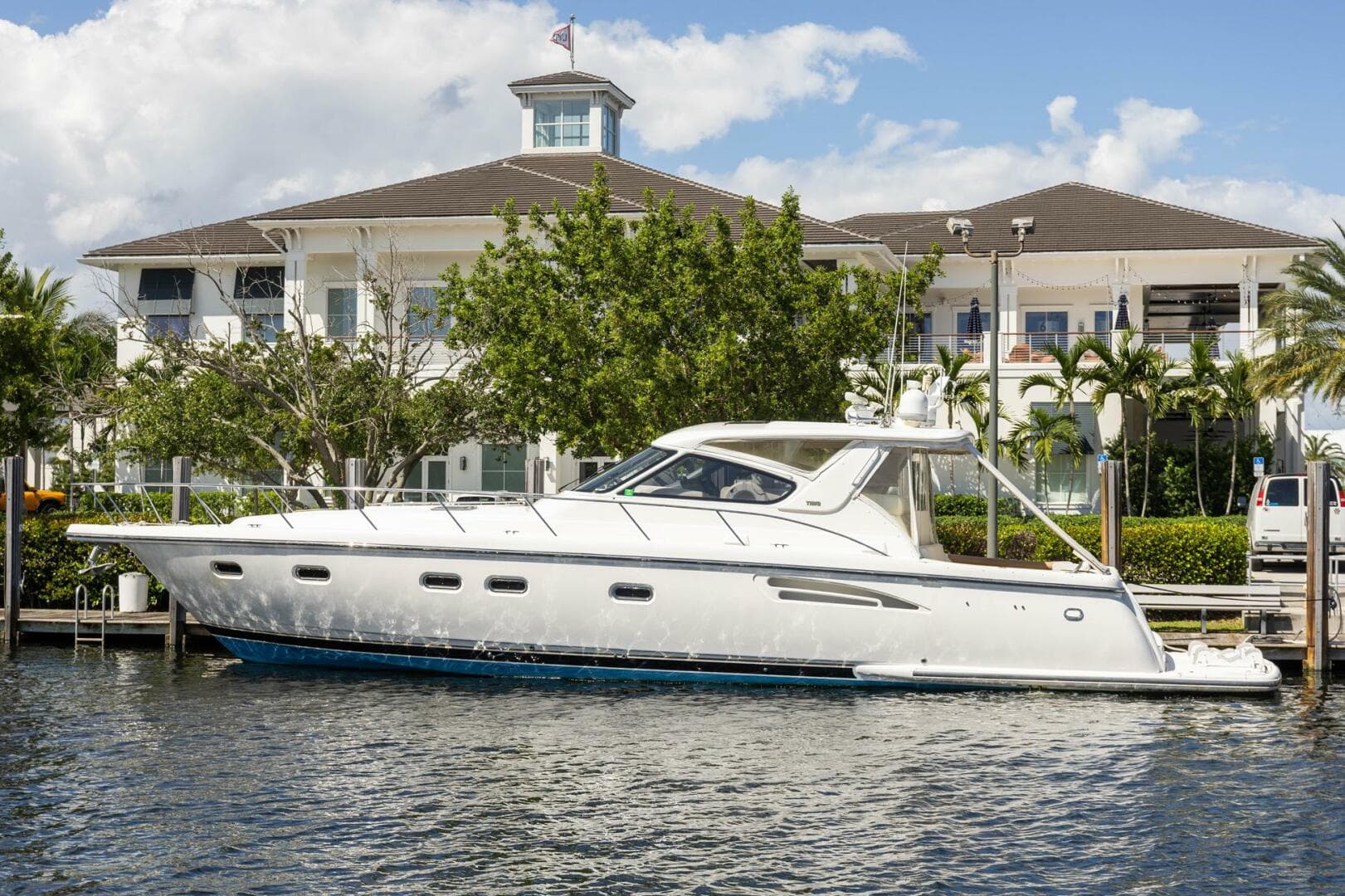 2000 Tiara Yachts 5200 Express
