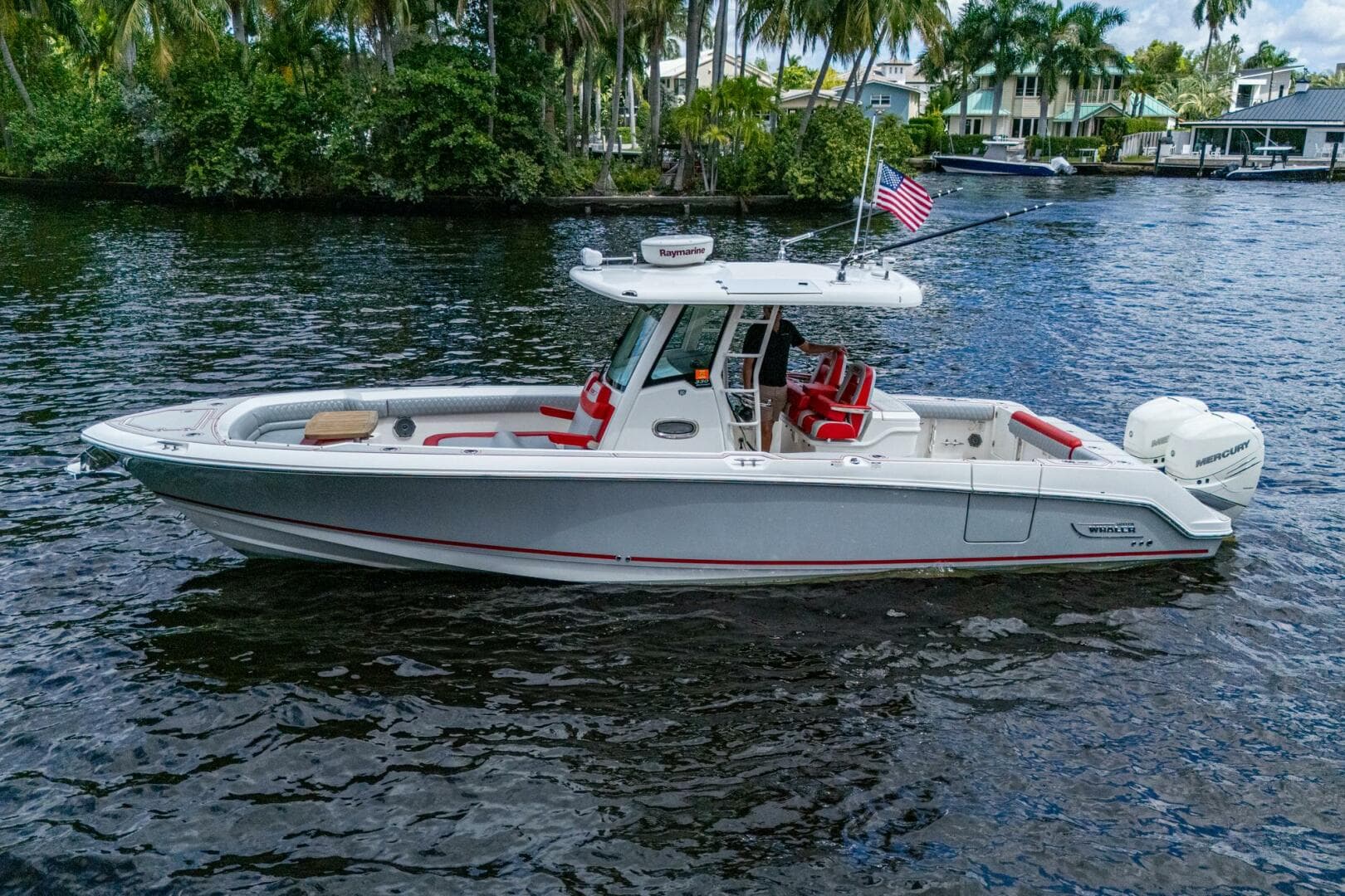 2018 Boston Whaler 330 Outrage
