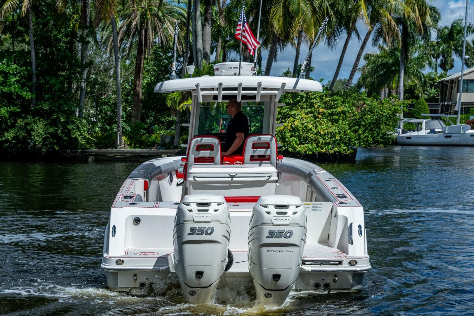2018 Boston Whaler 330 Outrage