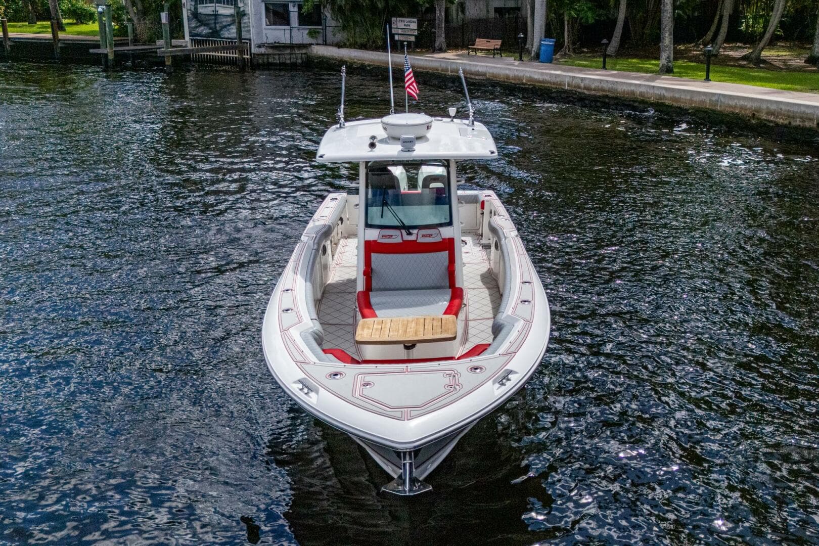2018 Boston Whaler 330 Outrage