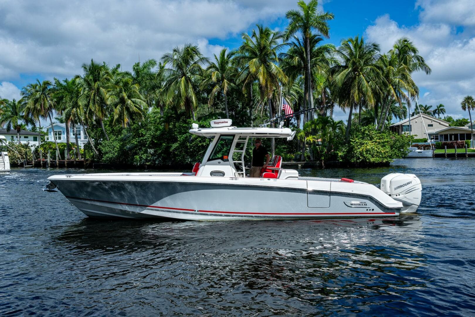 2018 Boston Whaler 330 Outrage